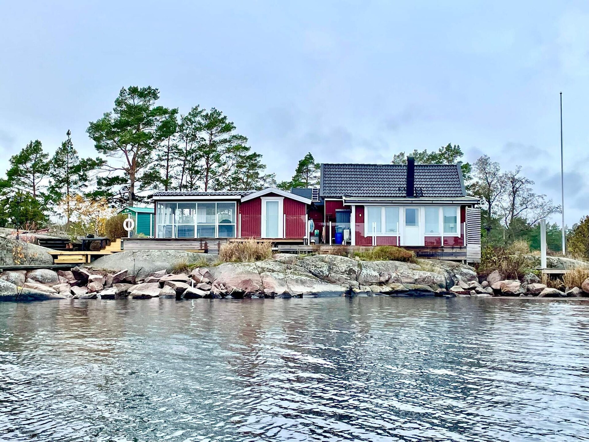Uniek Zweeds eilandhuis met privéstrand en panoramisch zeezicht op Knekteholmen - foto 1