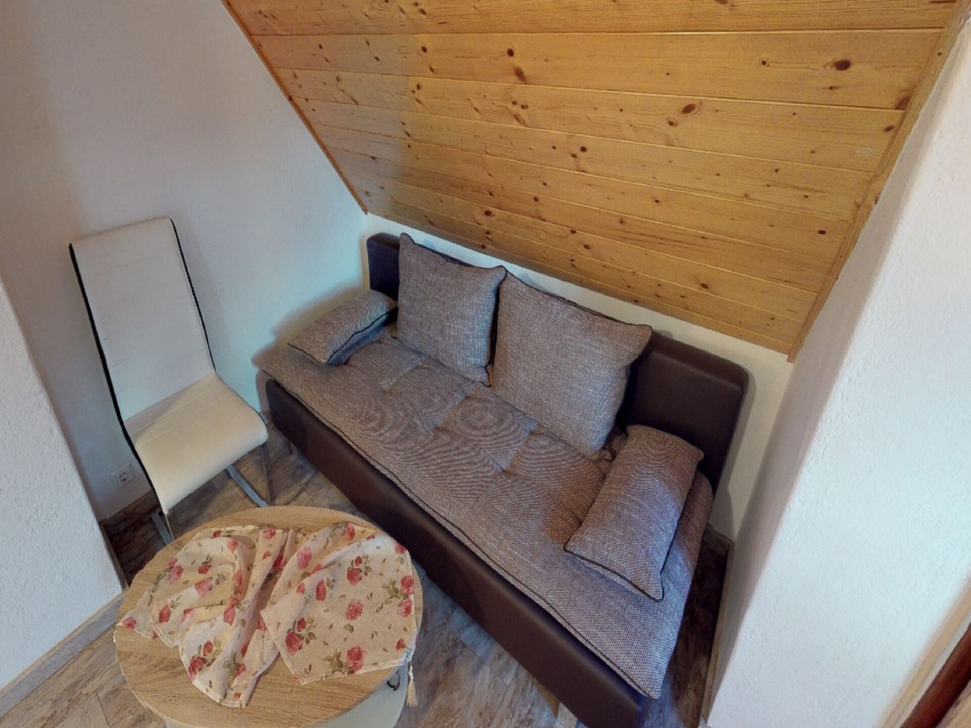 Op 1,0 km van het meer: ruim vakantiehuis in Bodensdorf am Ossiachersee - foto 14