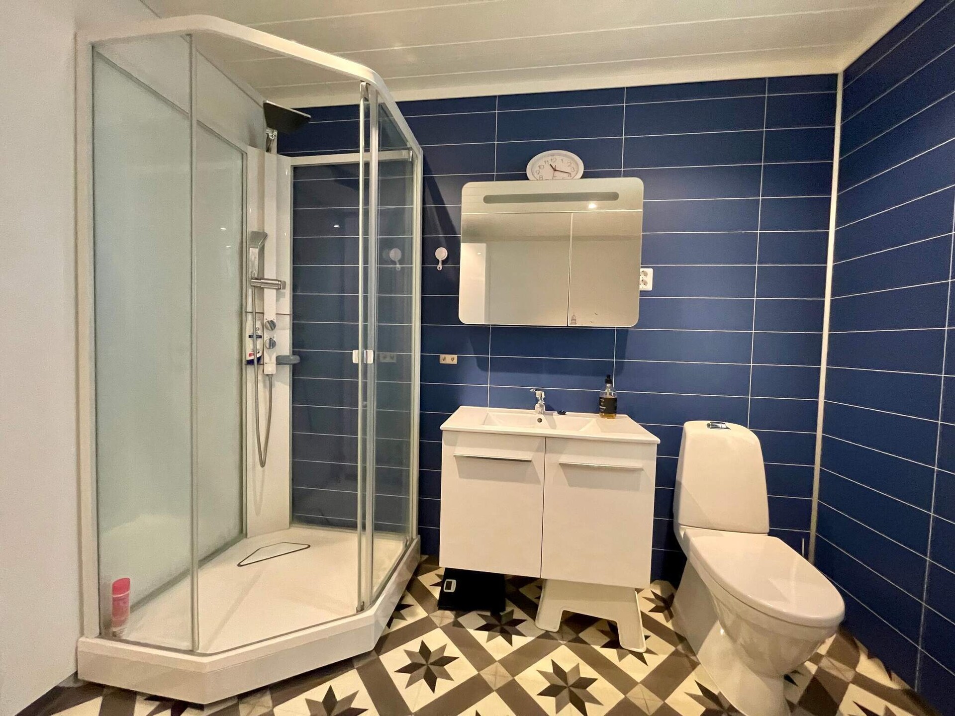 Luxe vissershuis op Huglo: panoramisch fjordzicht, 4 slaapkamers en privé-steiger - foto 34
