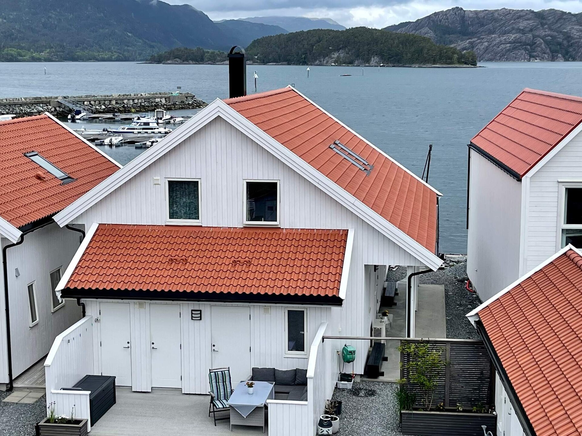 Luxe vissershuis op Huglo: panoramisch fjordzicht, 4 slaapkamers en privé-steiger - foto 3