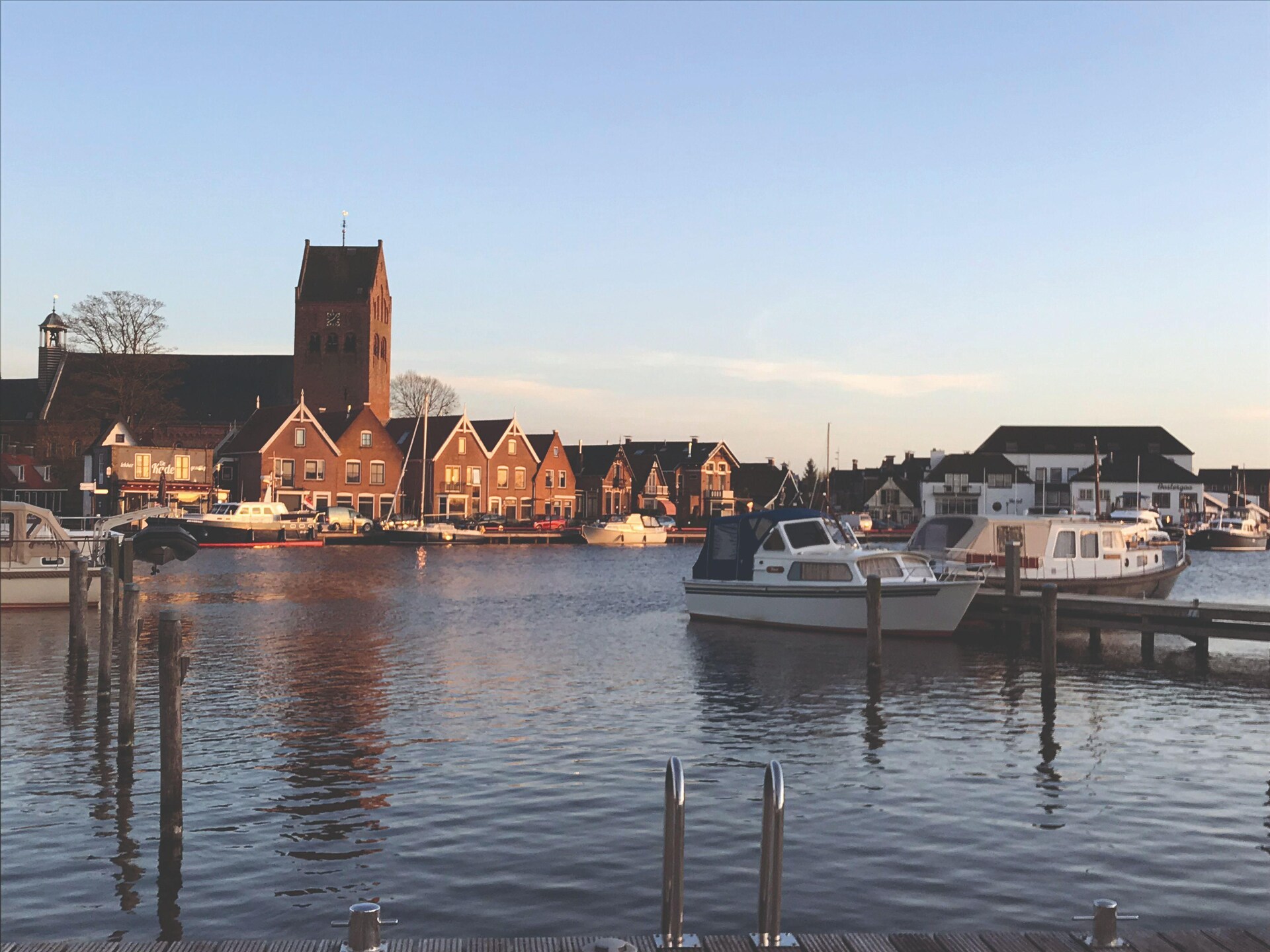 Modern vakantiehuis met serre aan het Pikmeer in Grou - foto 21