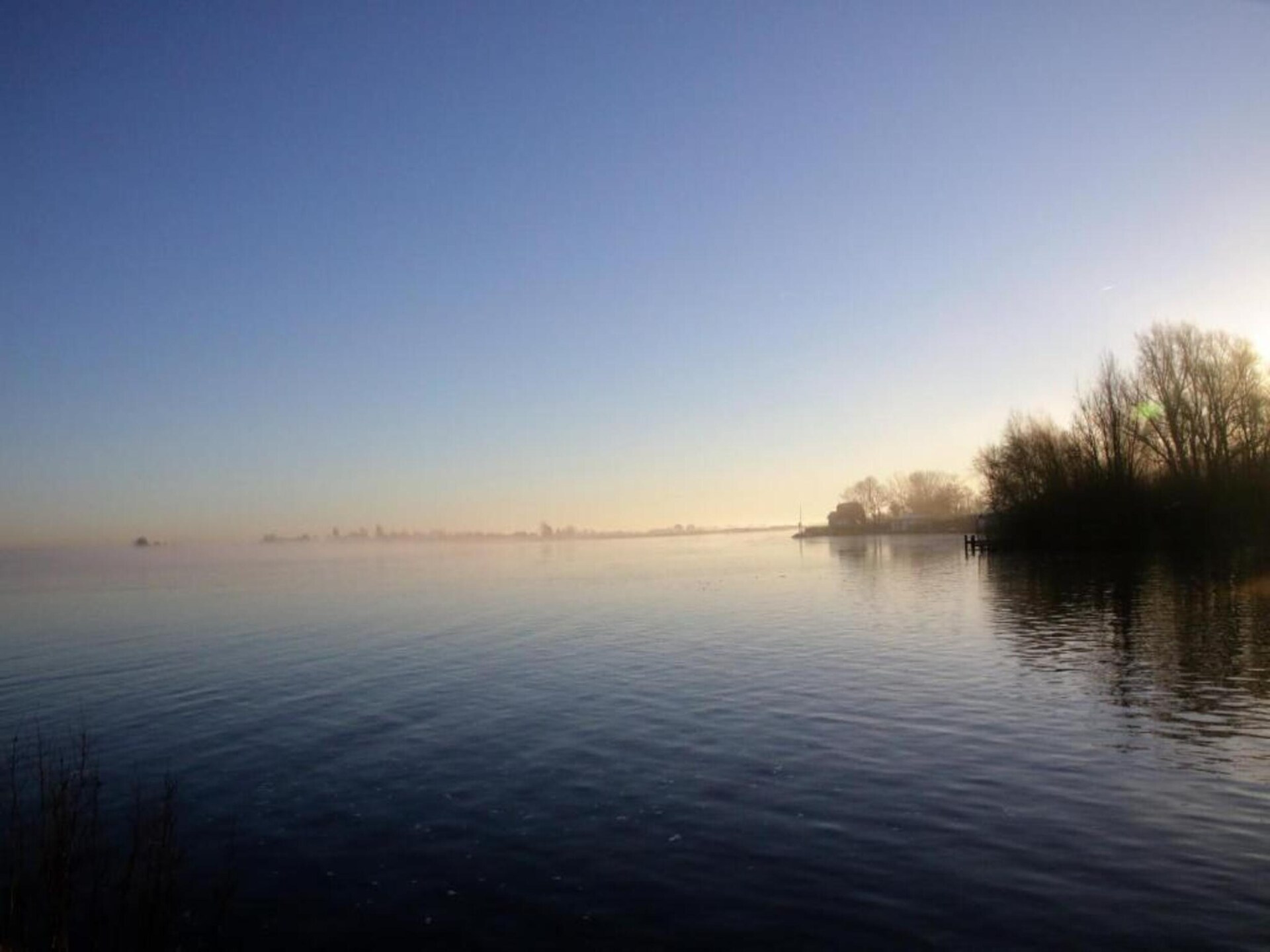 Modern vakantiehuis met serre aan het Pikmeer in Grou - foto 31