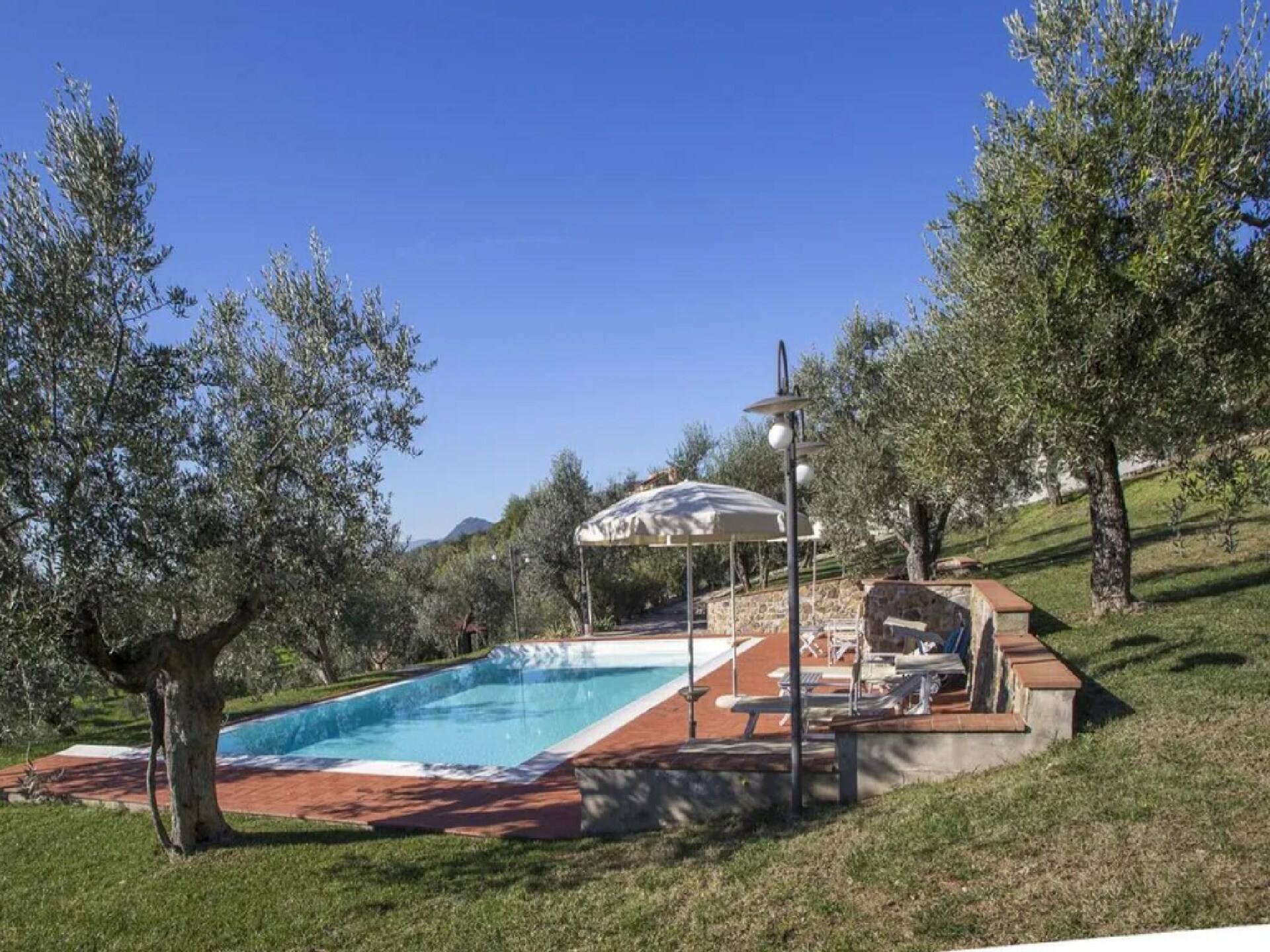 Gelijkvloers appartement aan golfbaan met panoramisch uitzicht op Toscane - foto 21