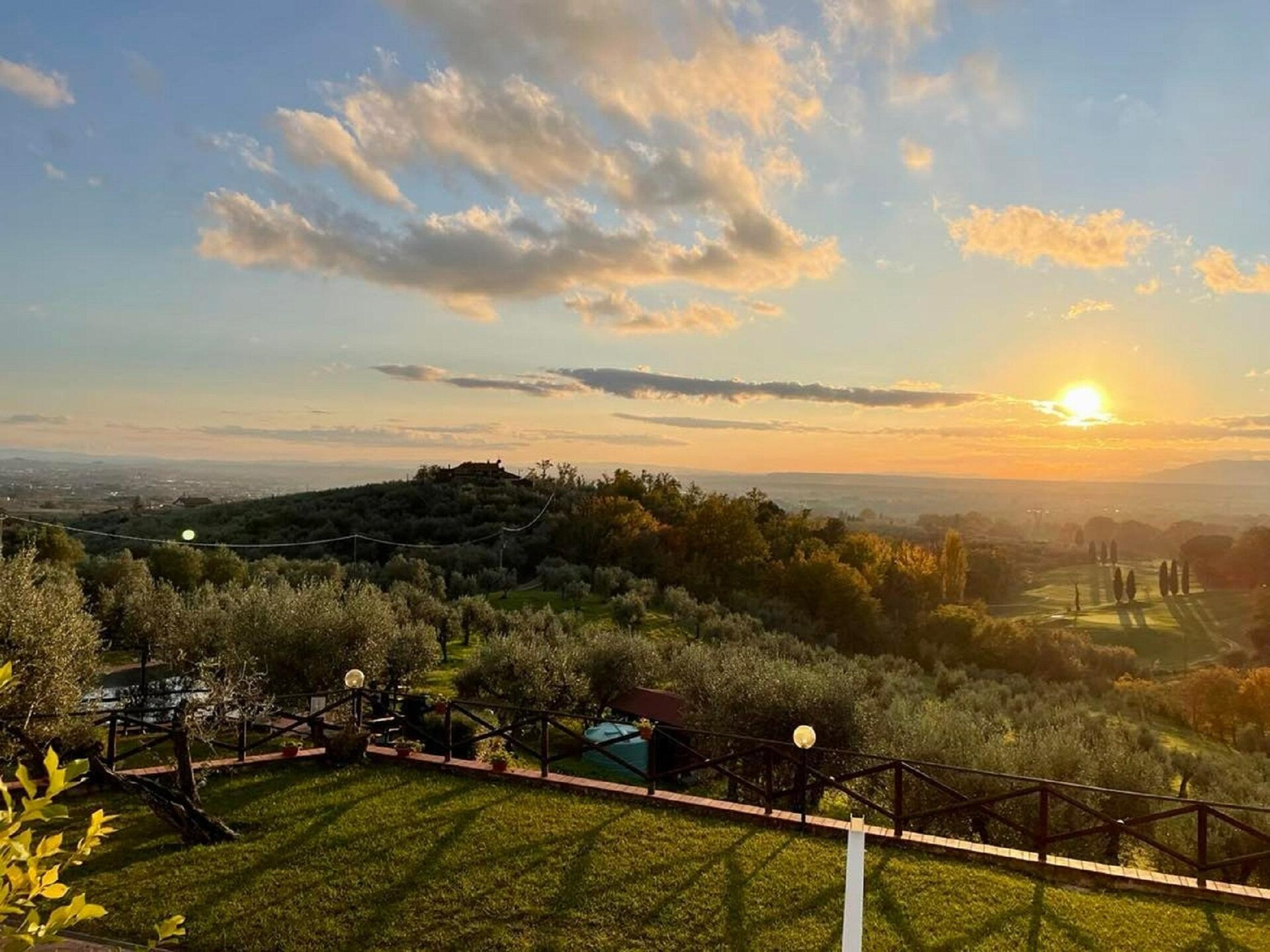 Gelijkvloers appartement aan golfbaan met panoramisch uitzicht op Toscane - foto 26