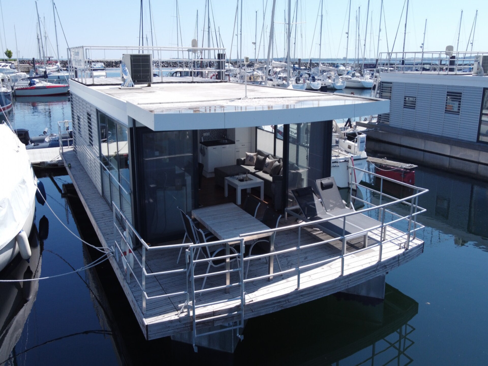 2-persoons woonboot aan zee in Boltenhagen · 44 m² - foto 1