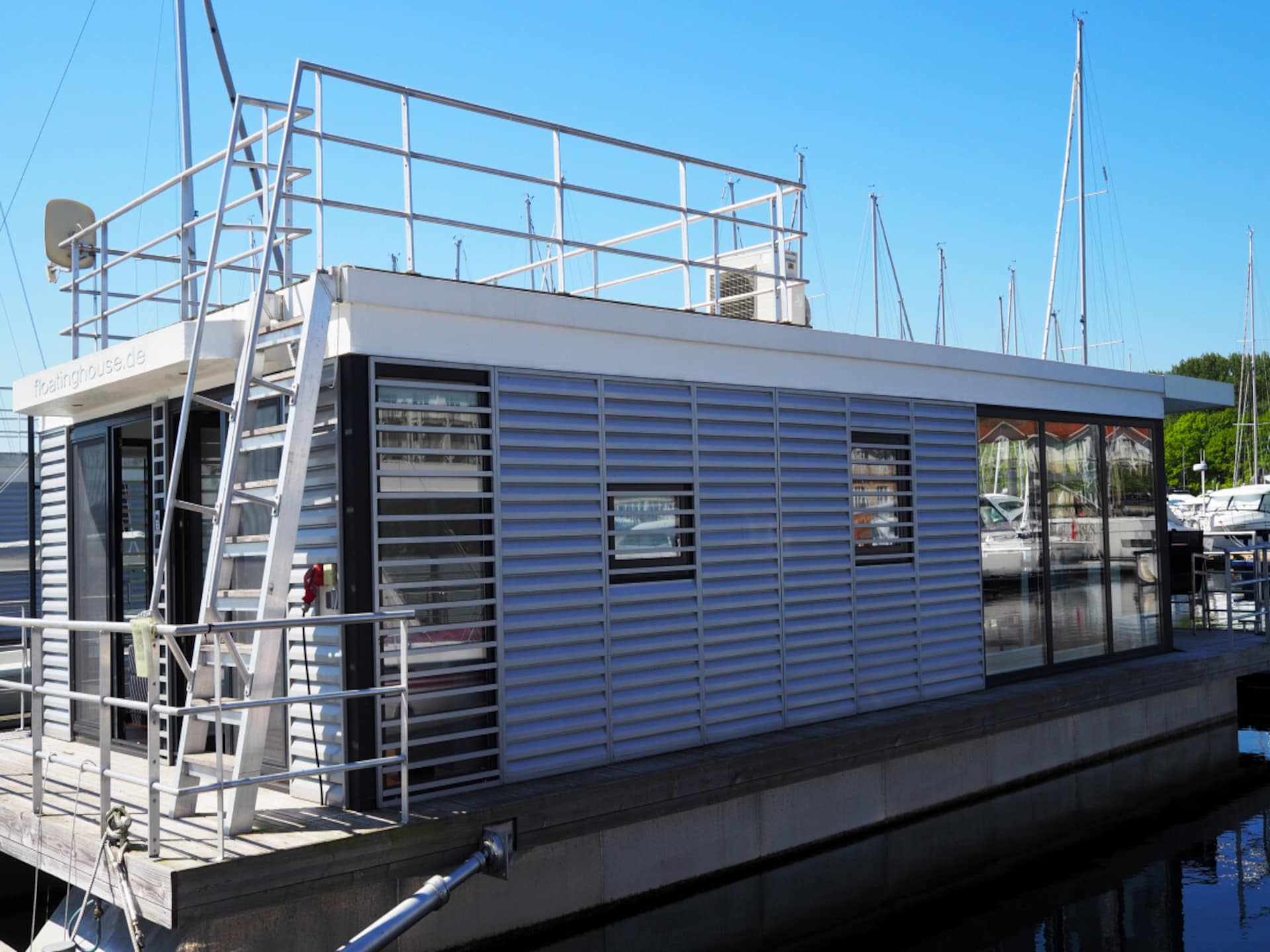 2-persoons woonboot aan zee in Boltenhagen · 44 m² - foto 3