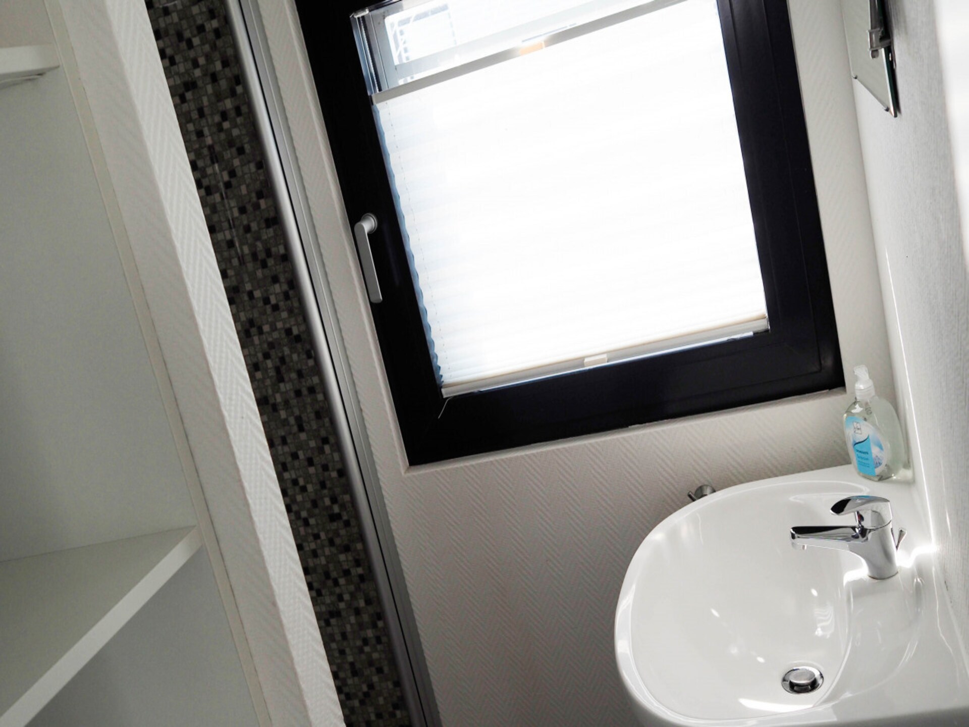 2-persoons woonboot aan zee in Boltenhagen · 44 m² - foto 34
