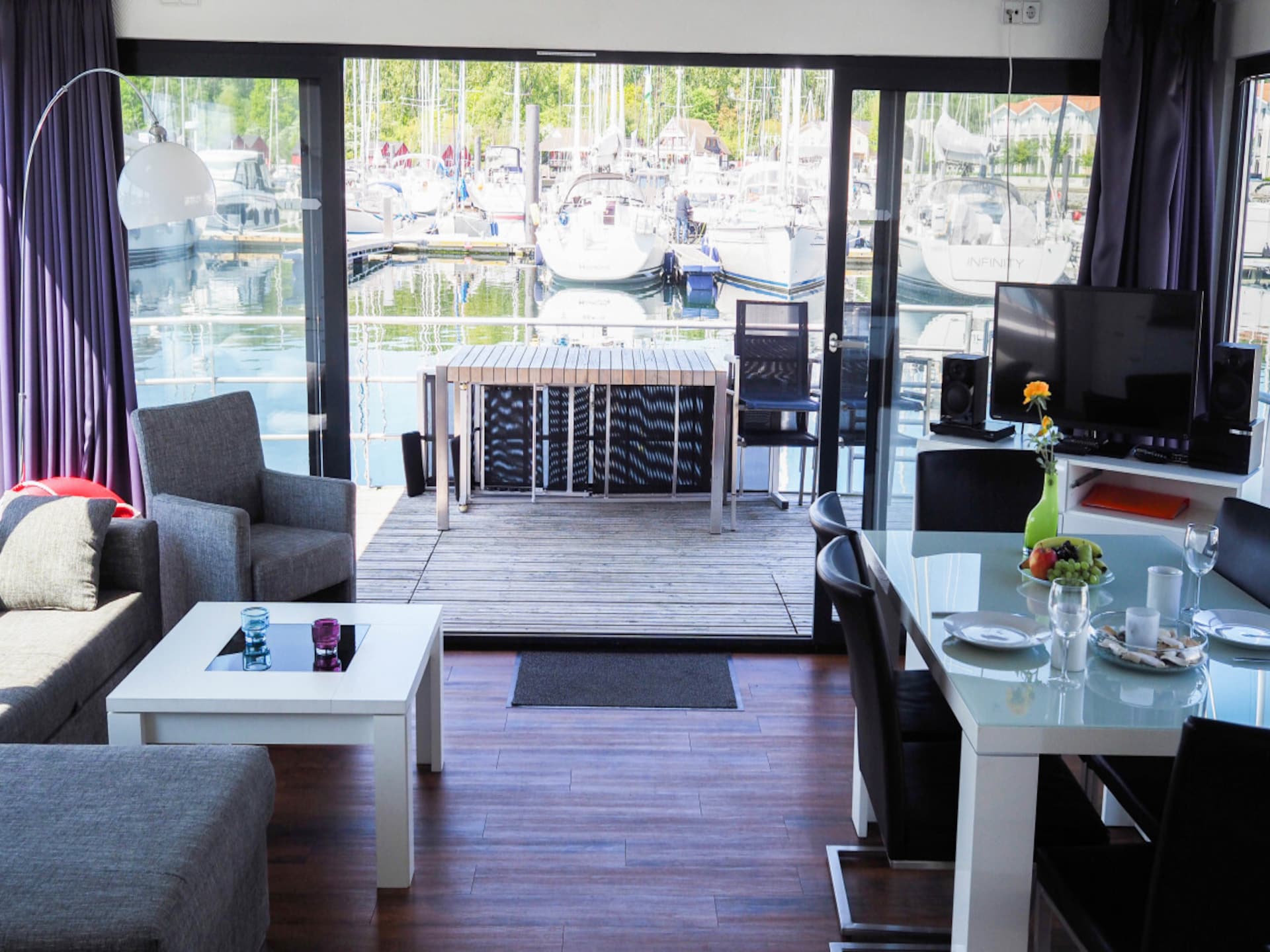 2-persoons woonboot aan zee in Boltenhagen · 44 m² - foto 7