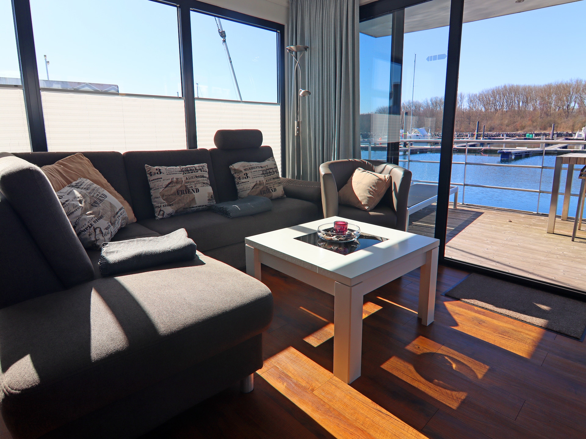 2-persoons woonboot aan zee in Boltenhagen · 44 m² - foto 8
