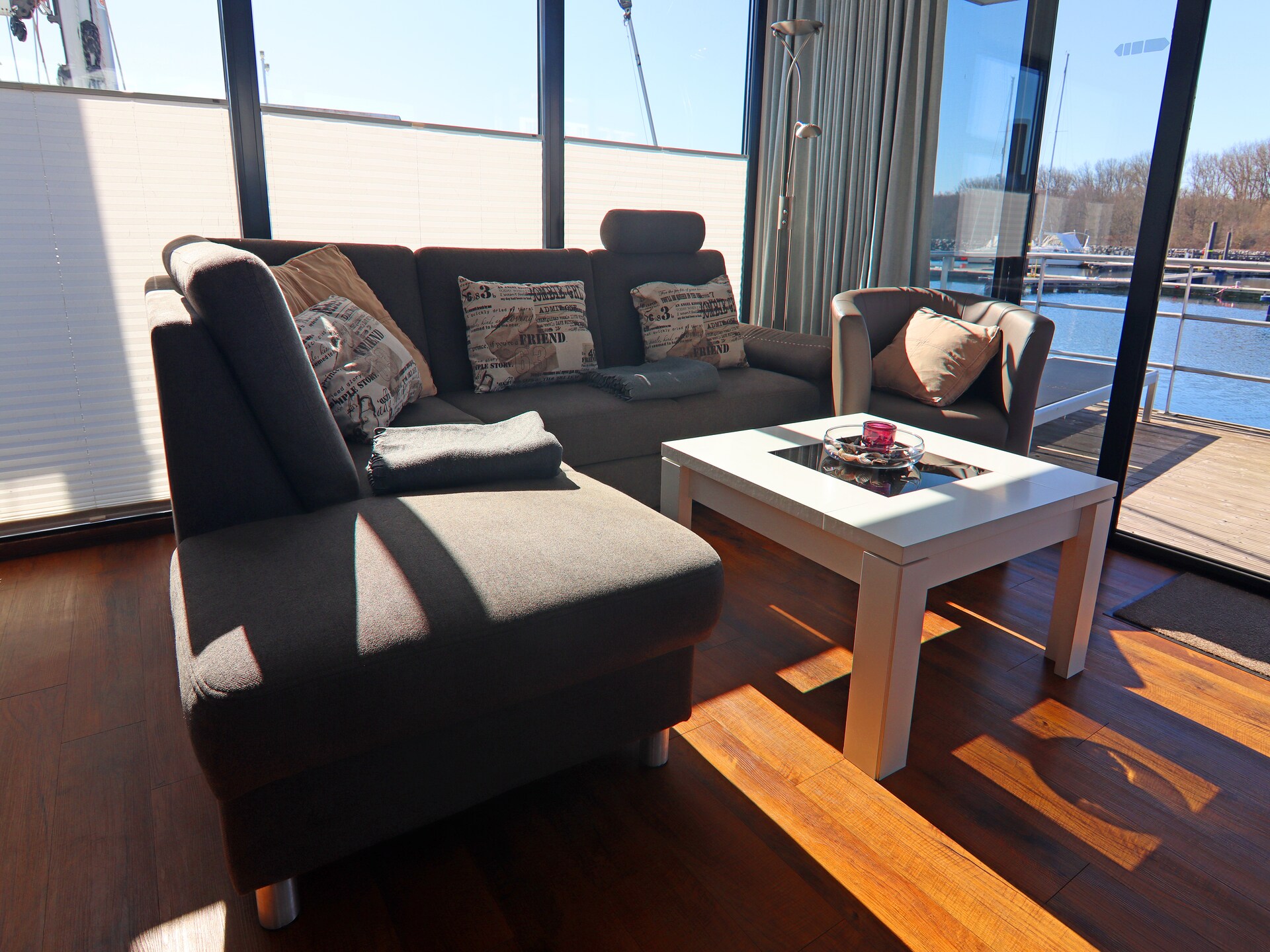 2-persoons woonboot aan zee in Boltenhagen · 44 m² - foto 10