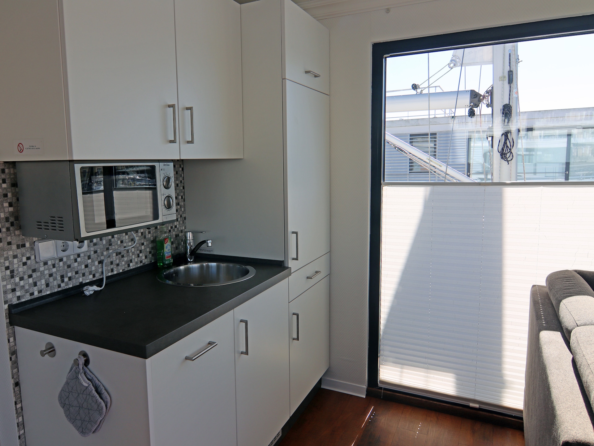 2-persoons woonboot aan zee in Boltenhagen · 44 m² - foto 20