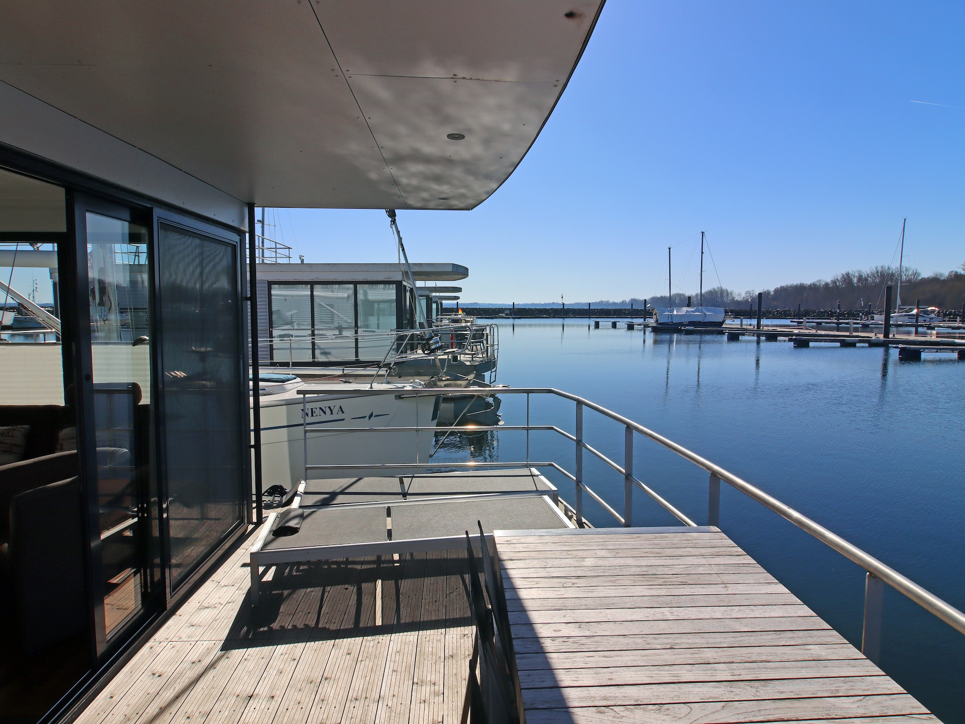 2-persoons woonboot aan zee in Boltenhagen · 44 m² - foto 44