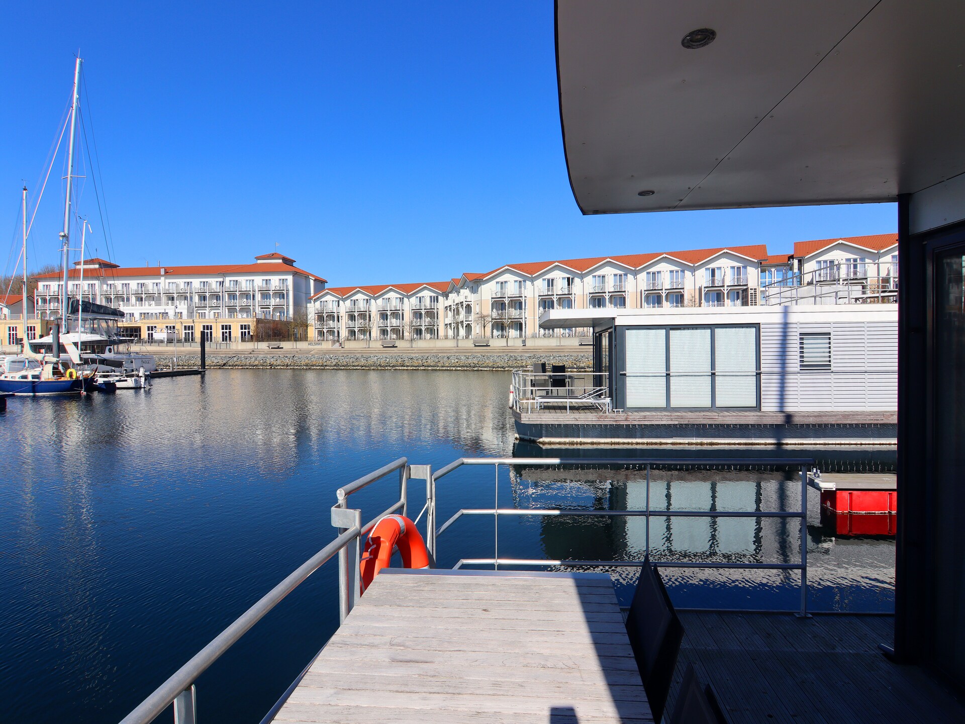 2-persoons woonboot aan zee in Boltenhagen · 44 m² - foto 46