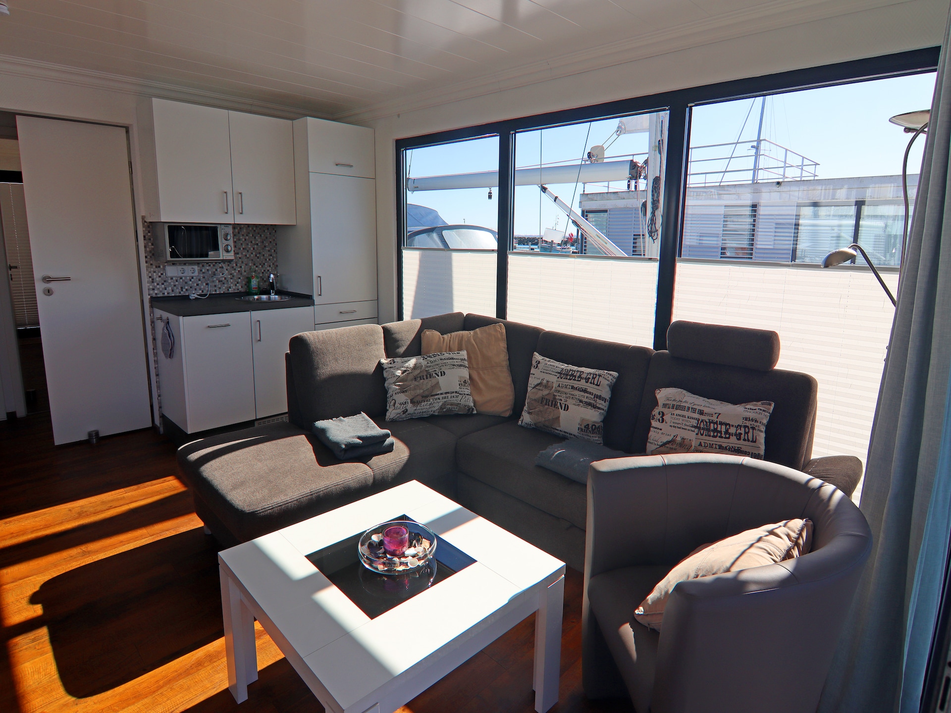 2-persoons woonboot aan zee in Boltenhagen · 44 m² - foto 15