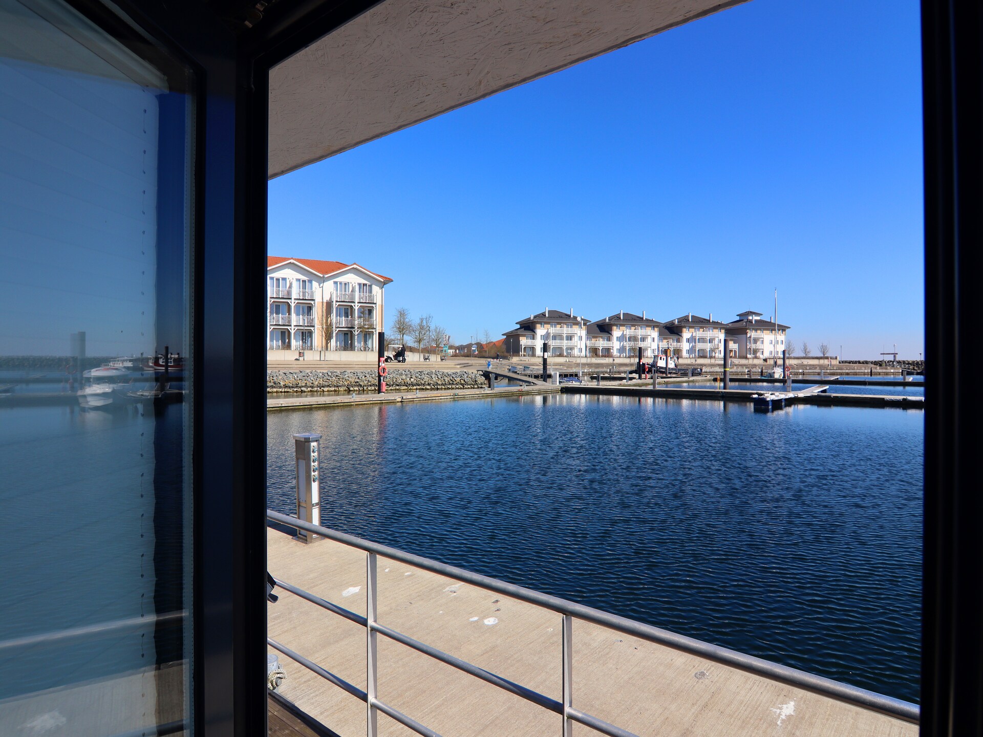 2-persoons woonboot aan zee in Boltenhagen · 44 m² - foto 49