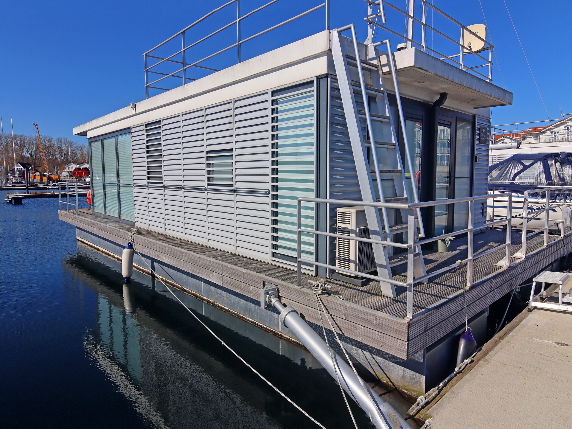 2-persoons woonboot aan zee in Boltenhagen · 44 m² - foto 5