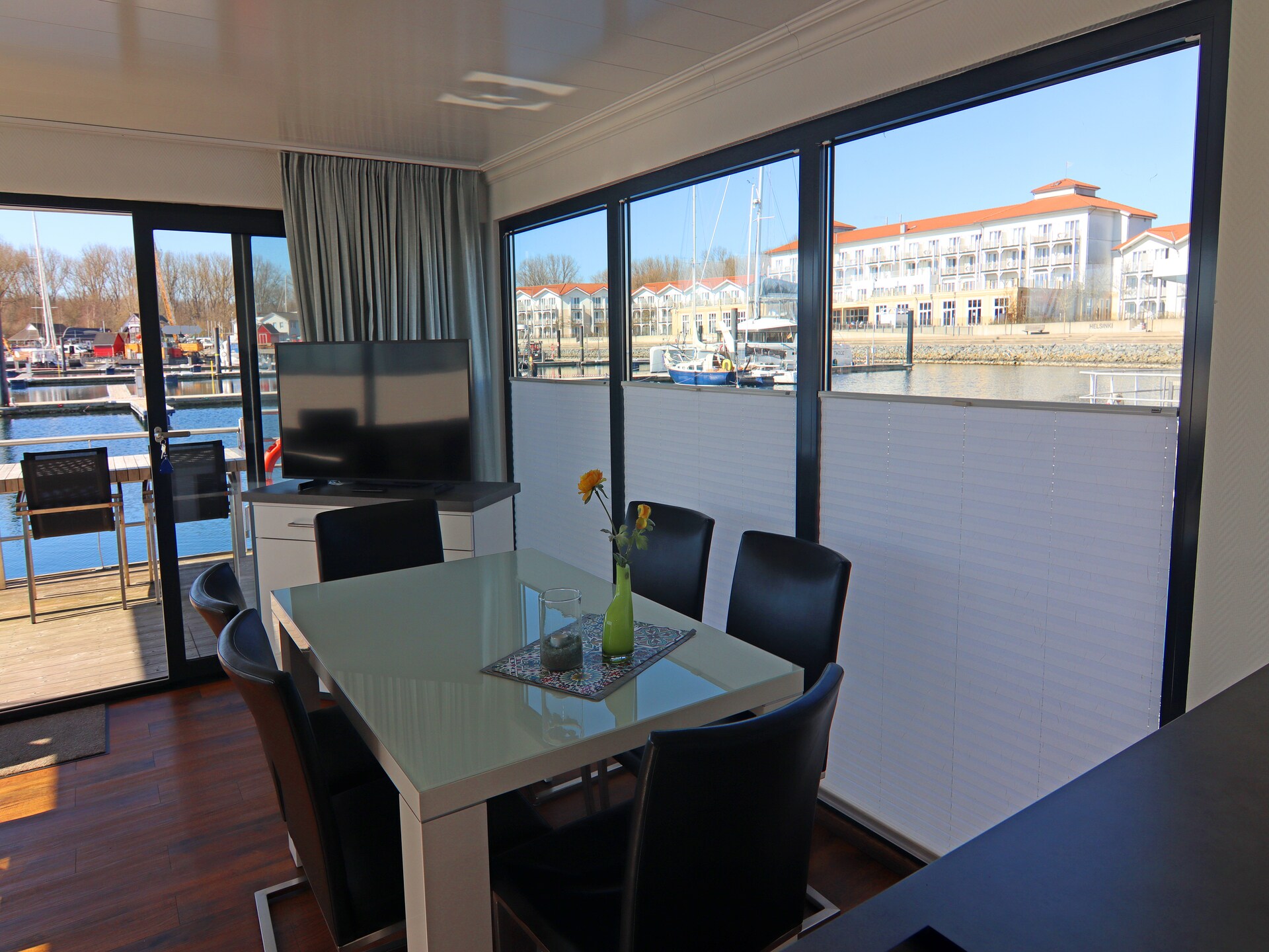 2-persoons woonboot aan zee in Boltenhagen · 44 m² - foto 18