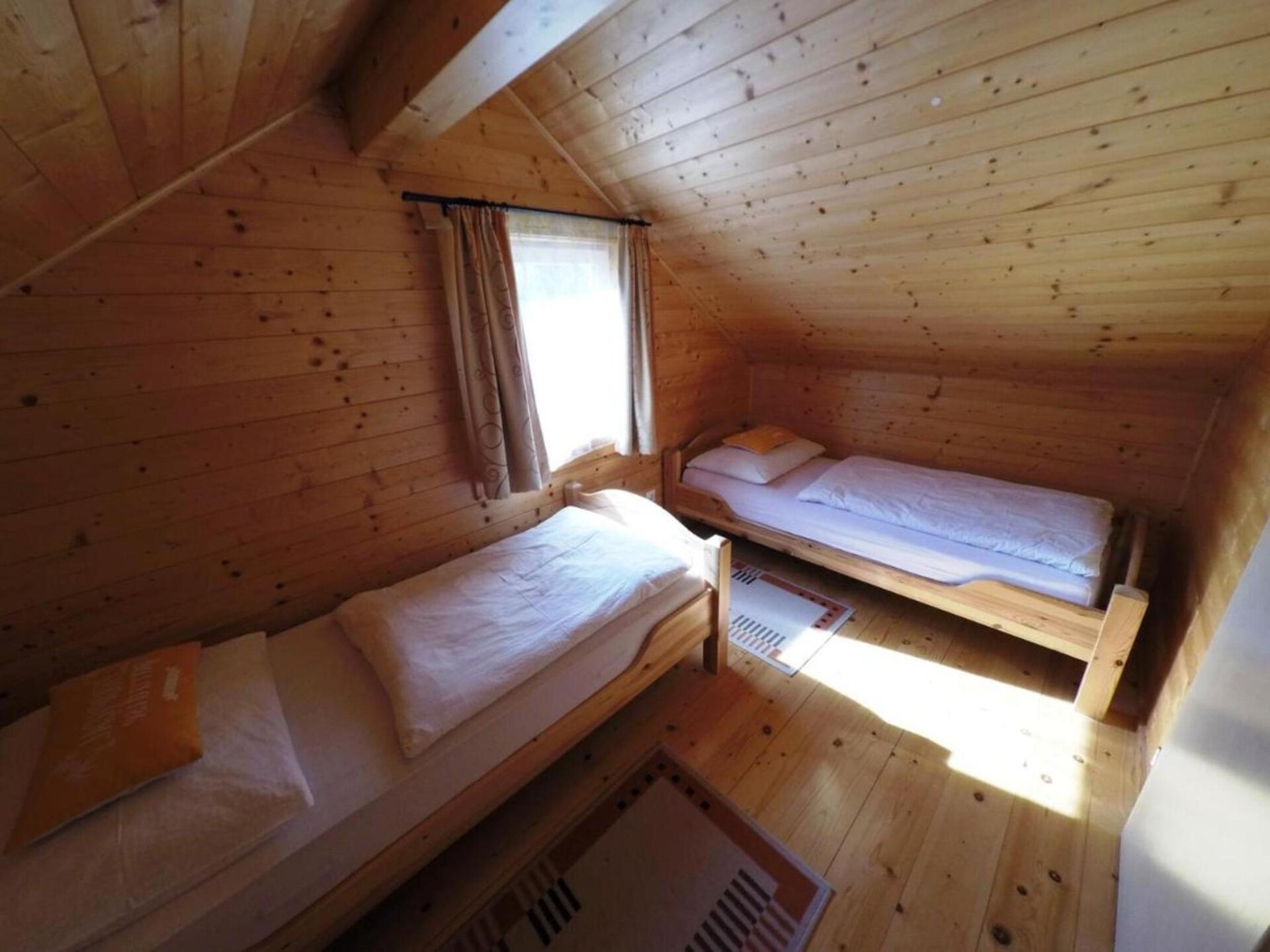 Knus houten vakantiehuis bij de Ossiacher See met tuin - foto 28