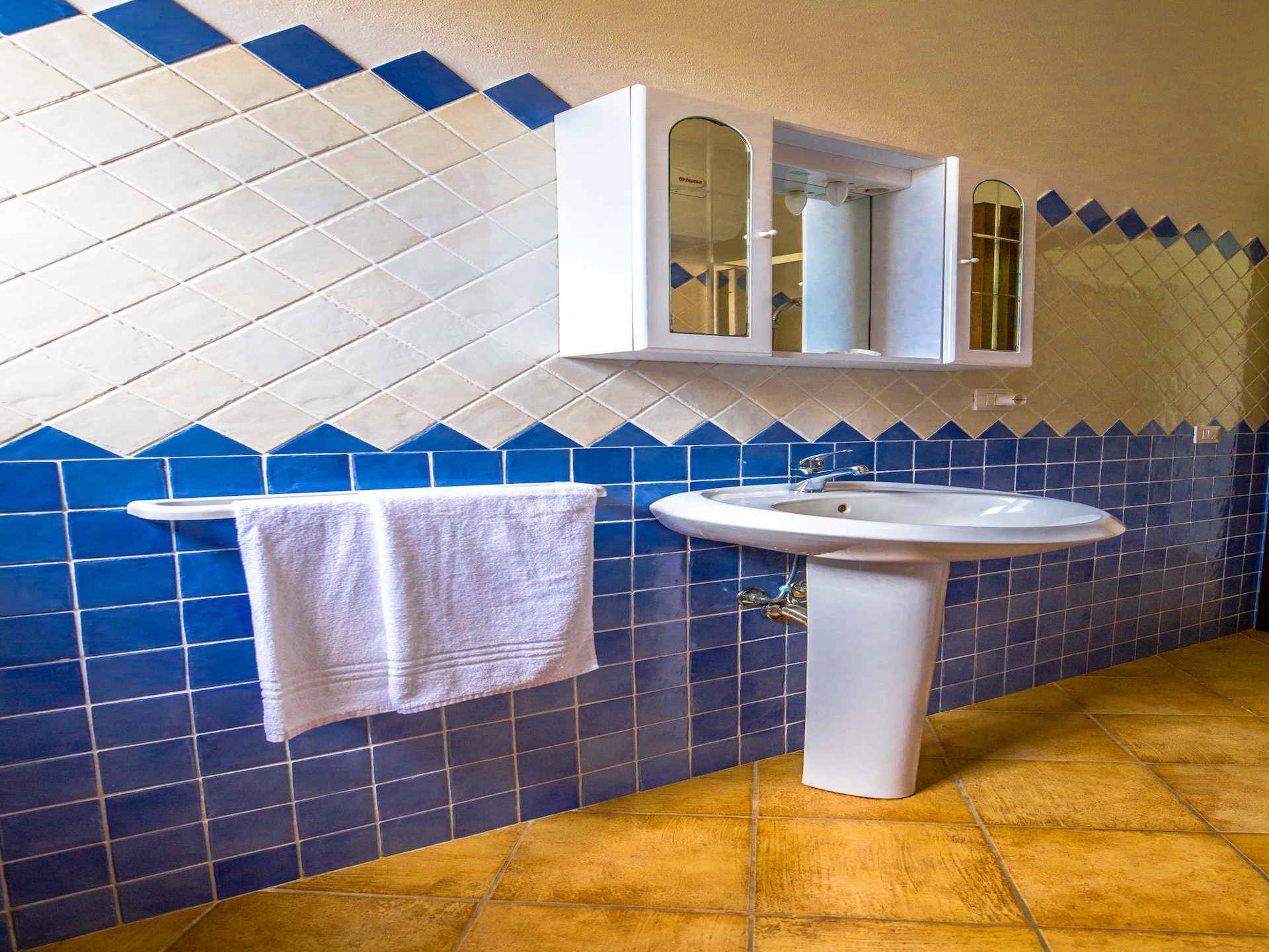 Centraal gelegen appartement met zeezicht in Badesi - foto 28