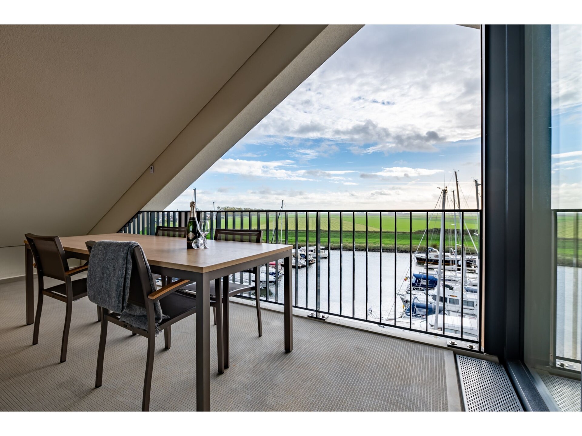 Luxe penthouse met panoramisch uitzicht over de jachthaven van Kamperland - foto 5