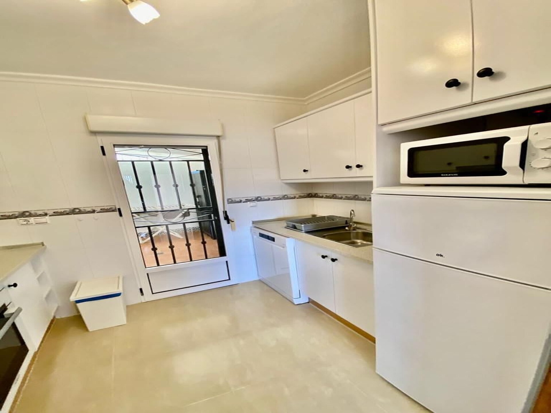 Vrijstaande bungalow met gedeeld zwembad op 3 km van het strand in Torrevieja - foto 7