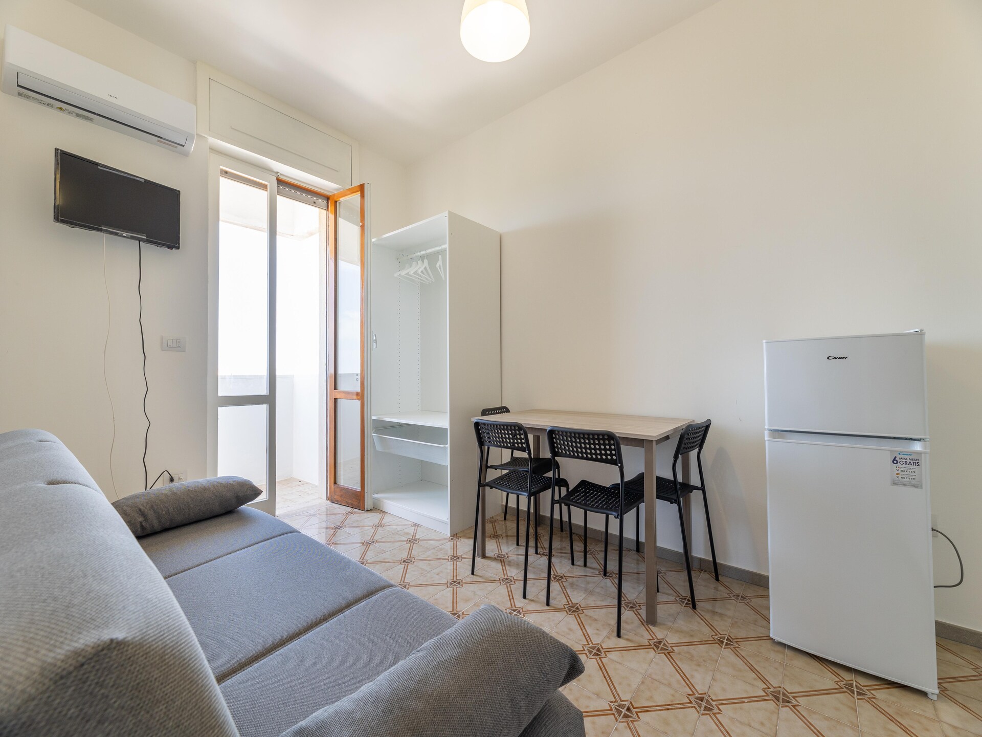 Aan het strand: Licht appartement in Baia Verde voor 3 personen - foto 7