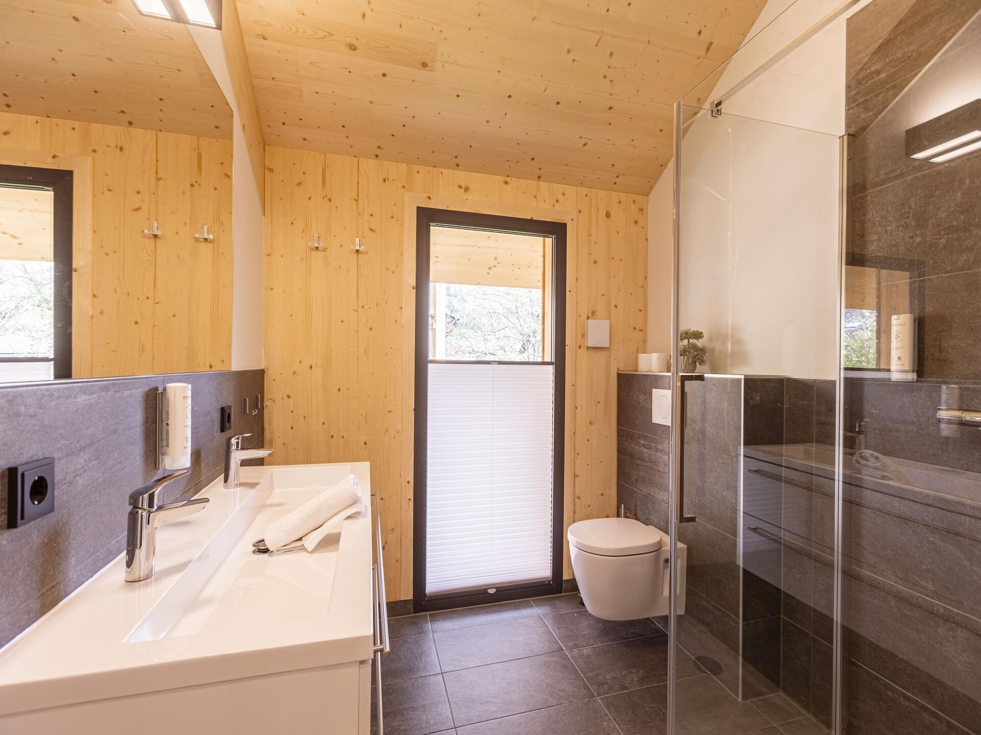 Luxe 8-persoons chalet met privé-spa & zwembad aan de Kreischberg - foto 18