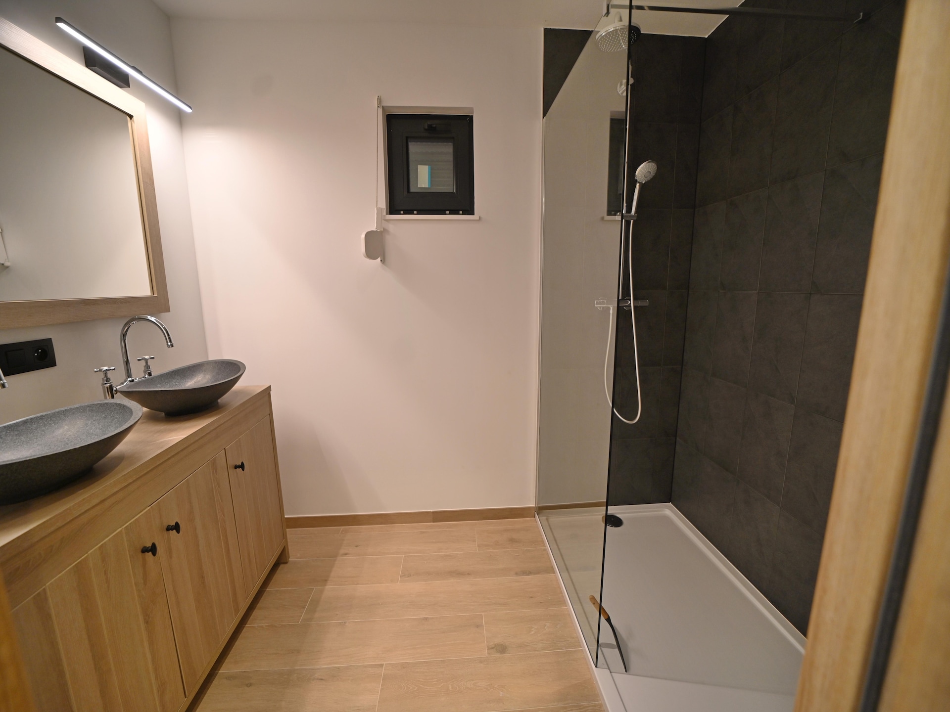 Vrijstaand chalet met hottub aan de bosrand bij Durbuy - foto 14