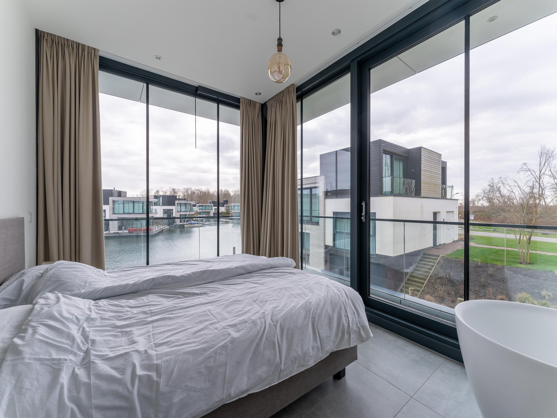 Luxe vakantiehuis aan het water in Arnemuiden voor 12 personen - foto 7