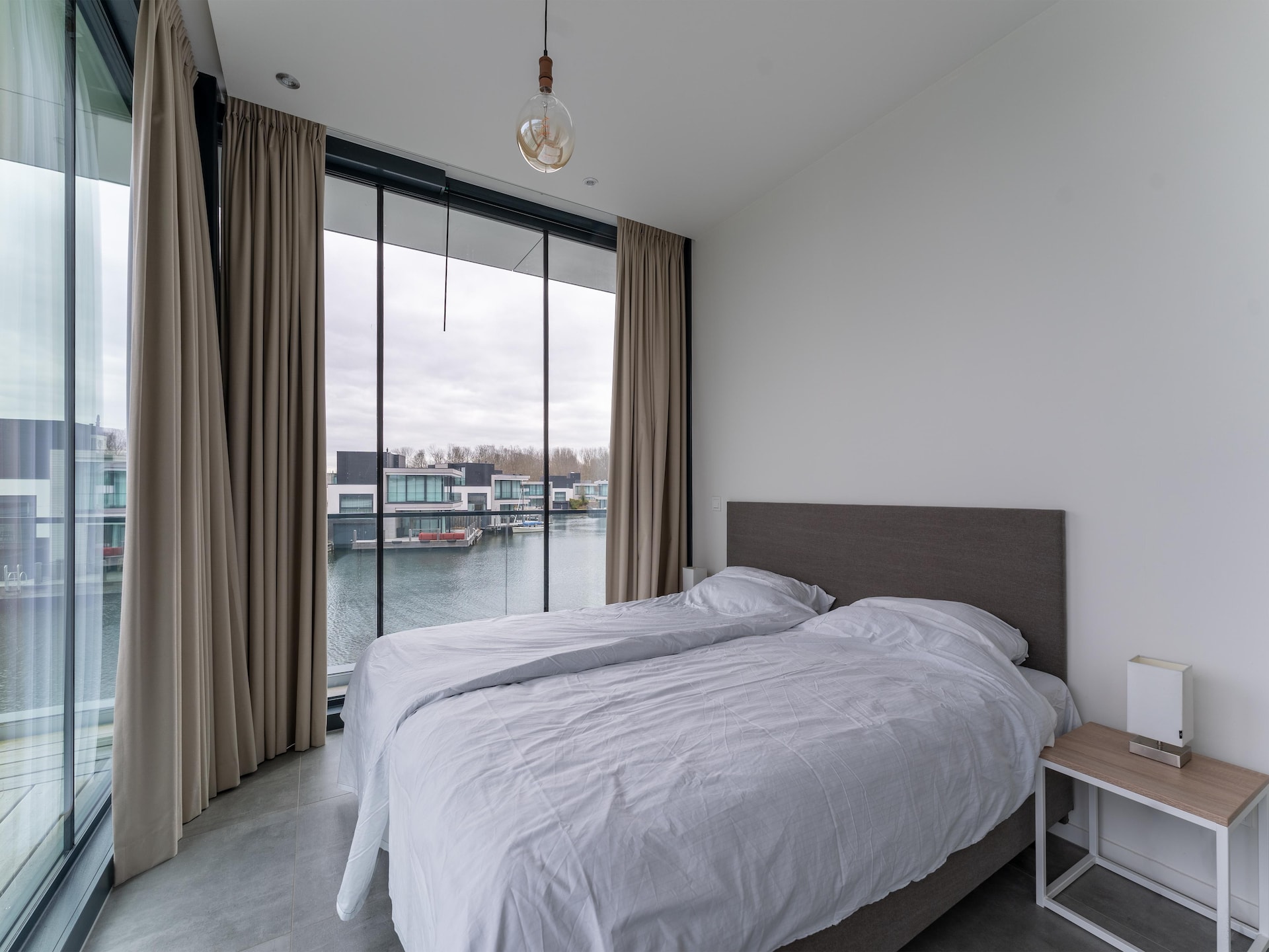 Luxe vakantiehuis aan het water in Arnemuiden voor 12 personen - foto 3