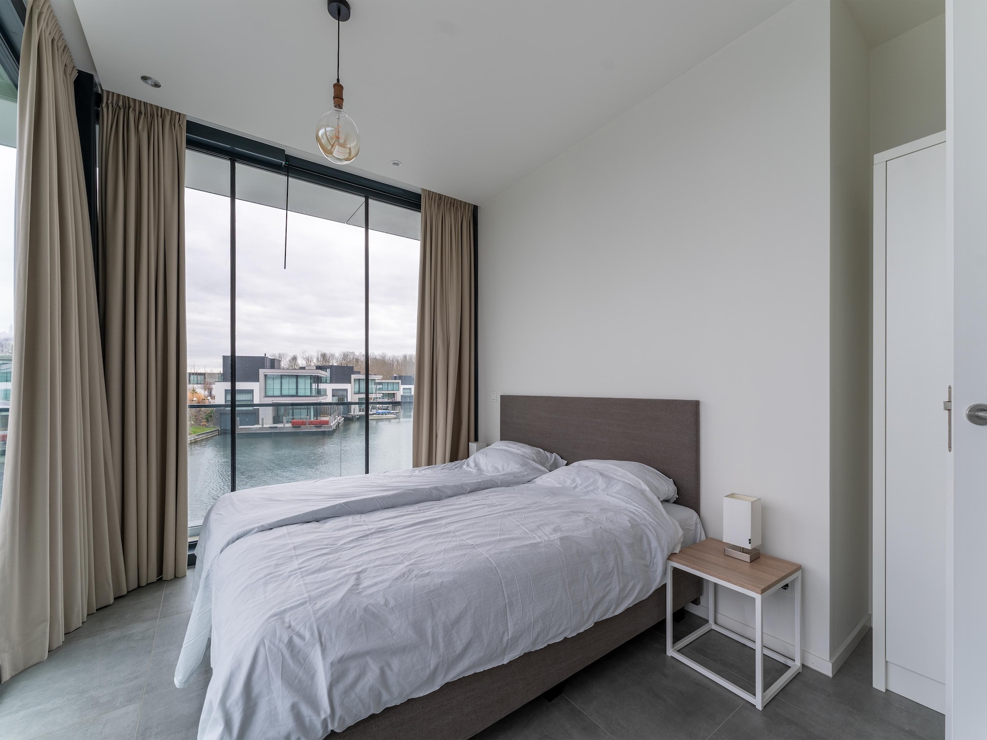 Luxe vakantiehuis aan het water in Arnemuiden voor 12 personen - foto 14