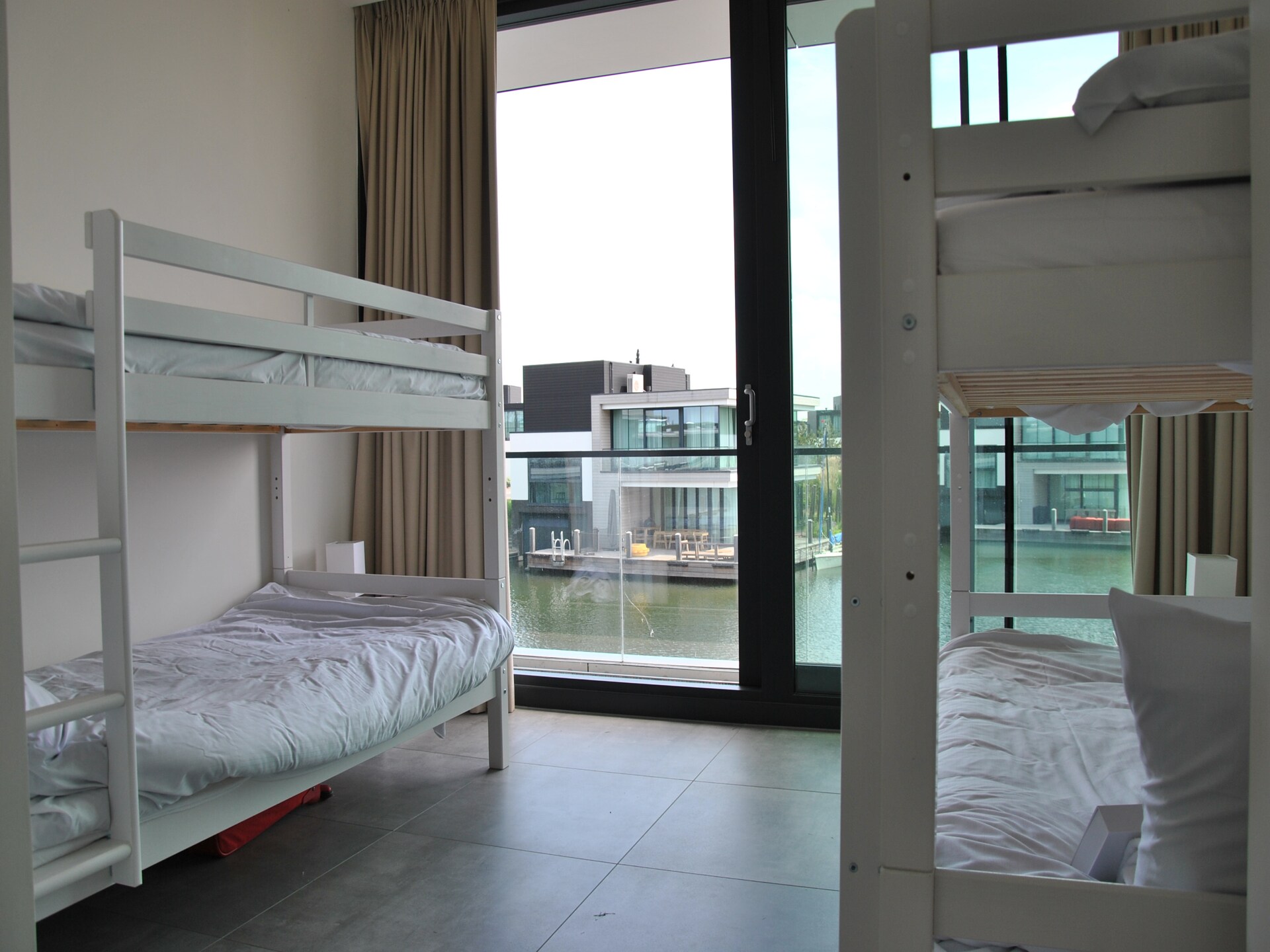 Luxe vakantiehuis aan het water in Arnemuiden voor 12 personen - foto 38
