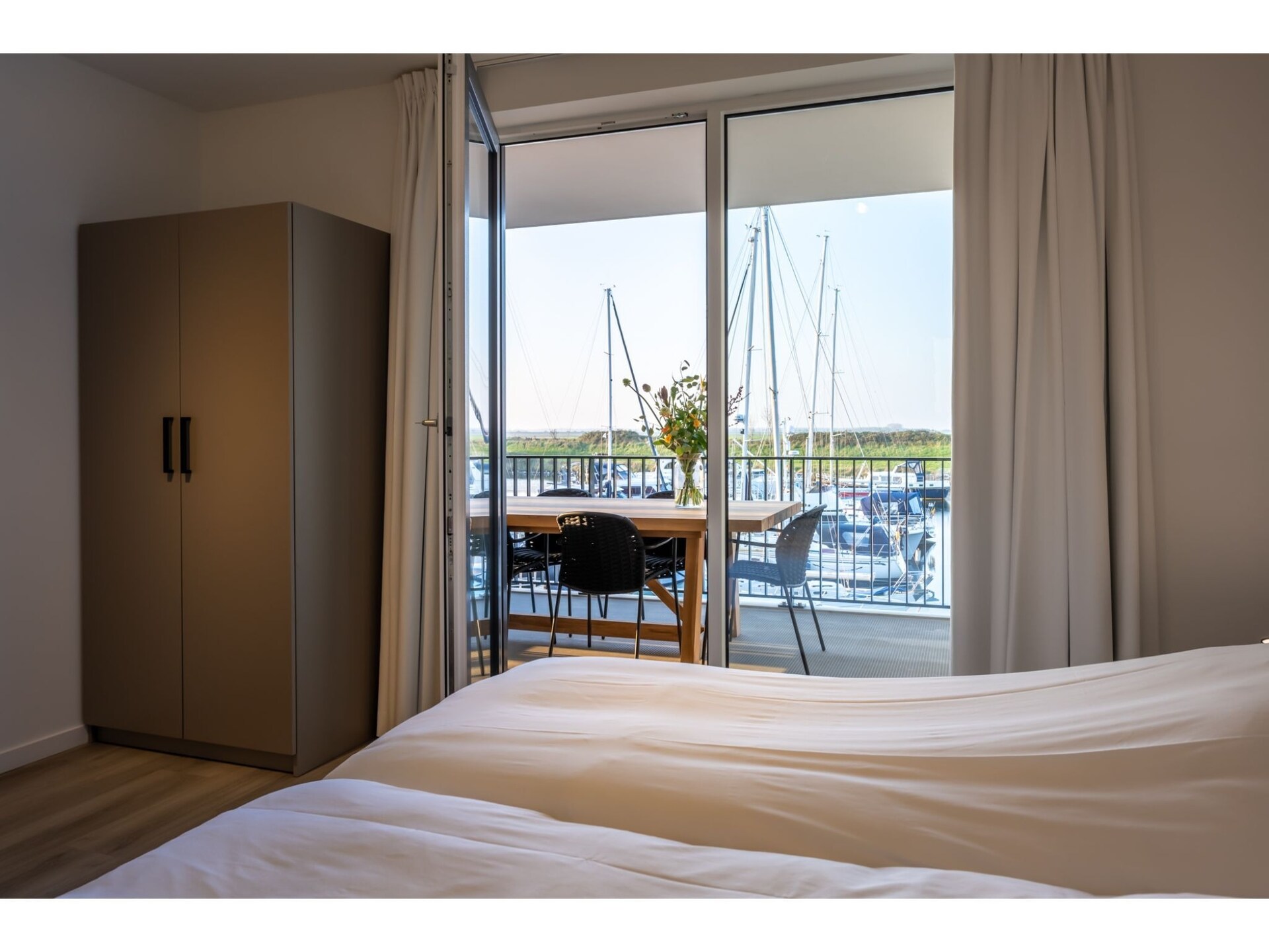 Harbour Loft 1K: luxe Marina-appartement met panoramisch havenzicht - foto 12