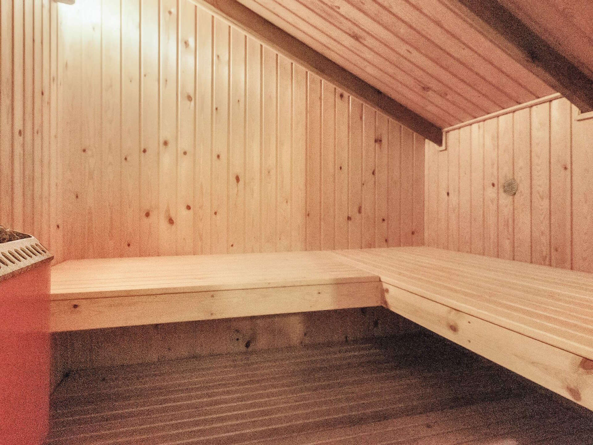 Ruim vakantiehuis met sauna en whirlpool op 350 meter van het strand bij Løkken - foto 34