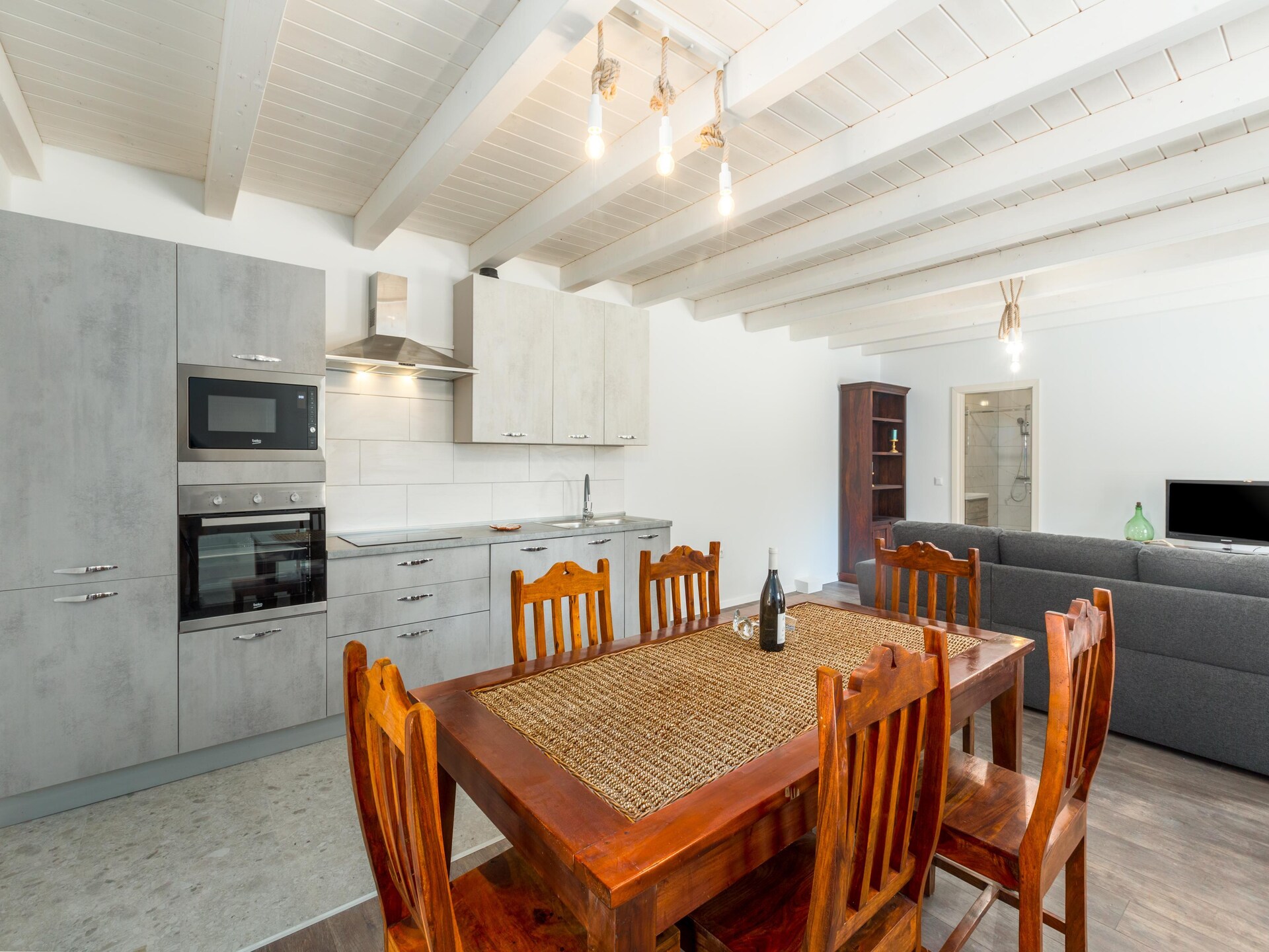 Privézwembad en luxe in Villa Rosa, centrum van Tinjan - foto 3