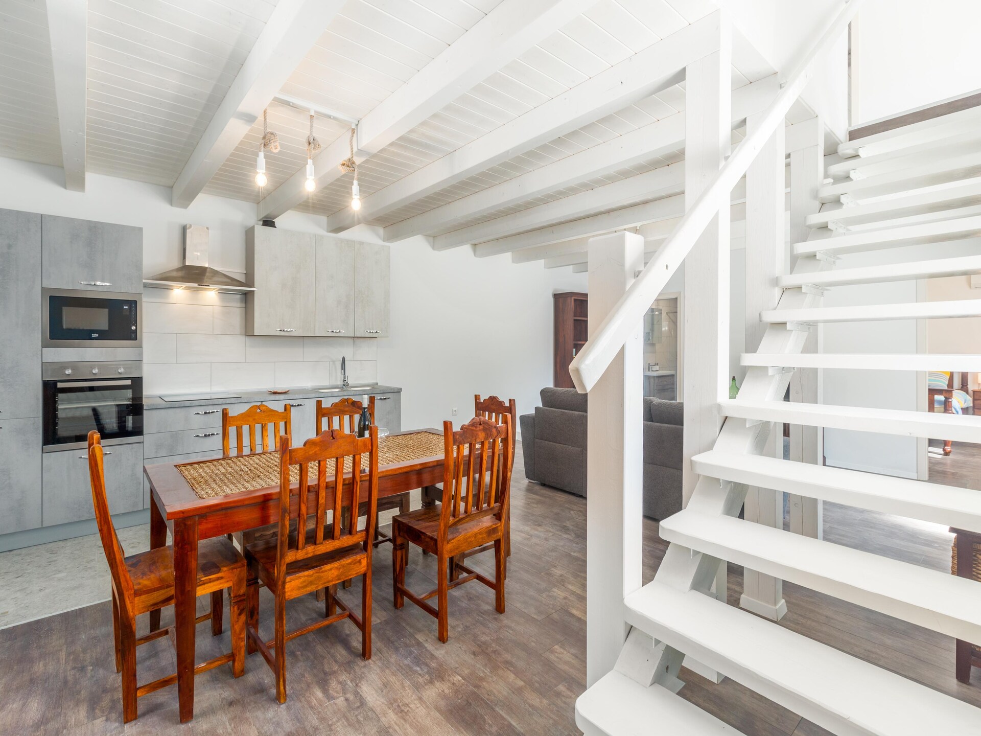 Privézwembad en luxe in Villa Rosa, centrum van Tinjan - foto 9