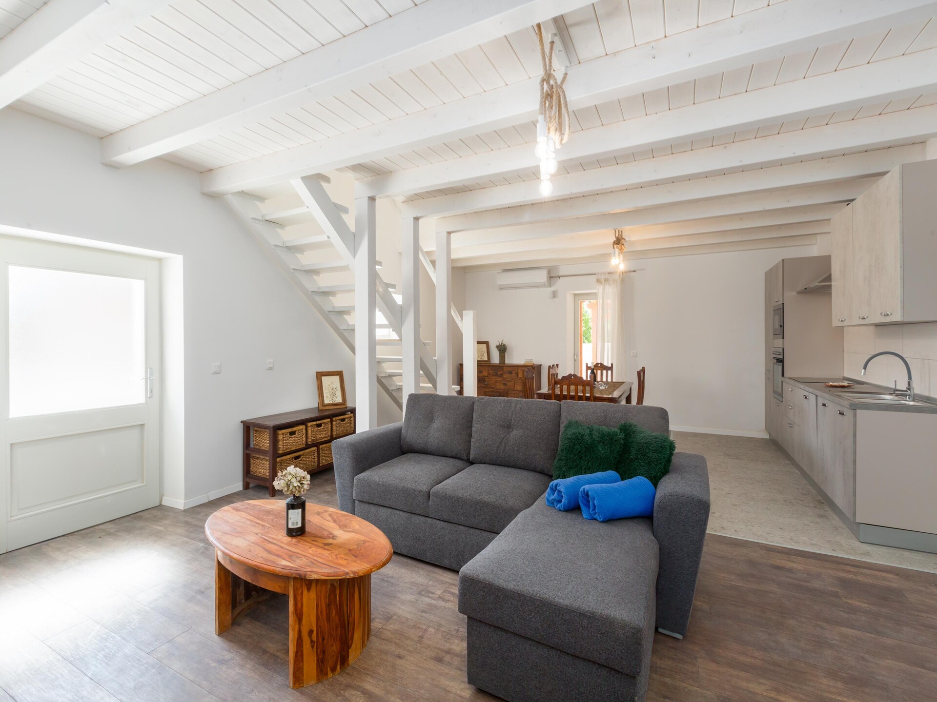 Privézwembad en luxe in Villa Rosa, centrum van Tinjan - foto 2