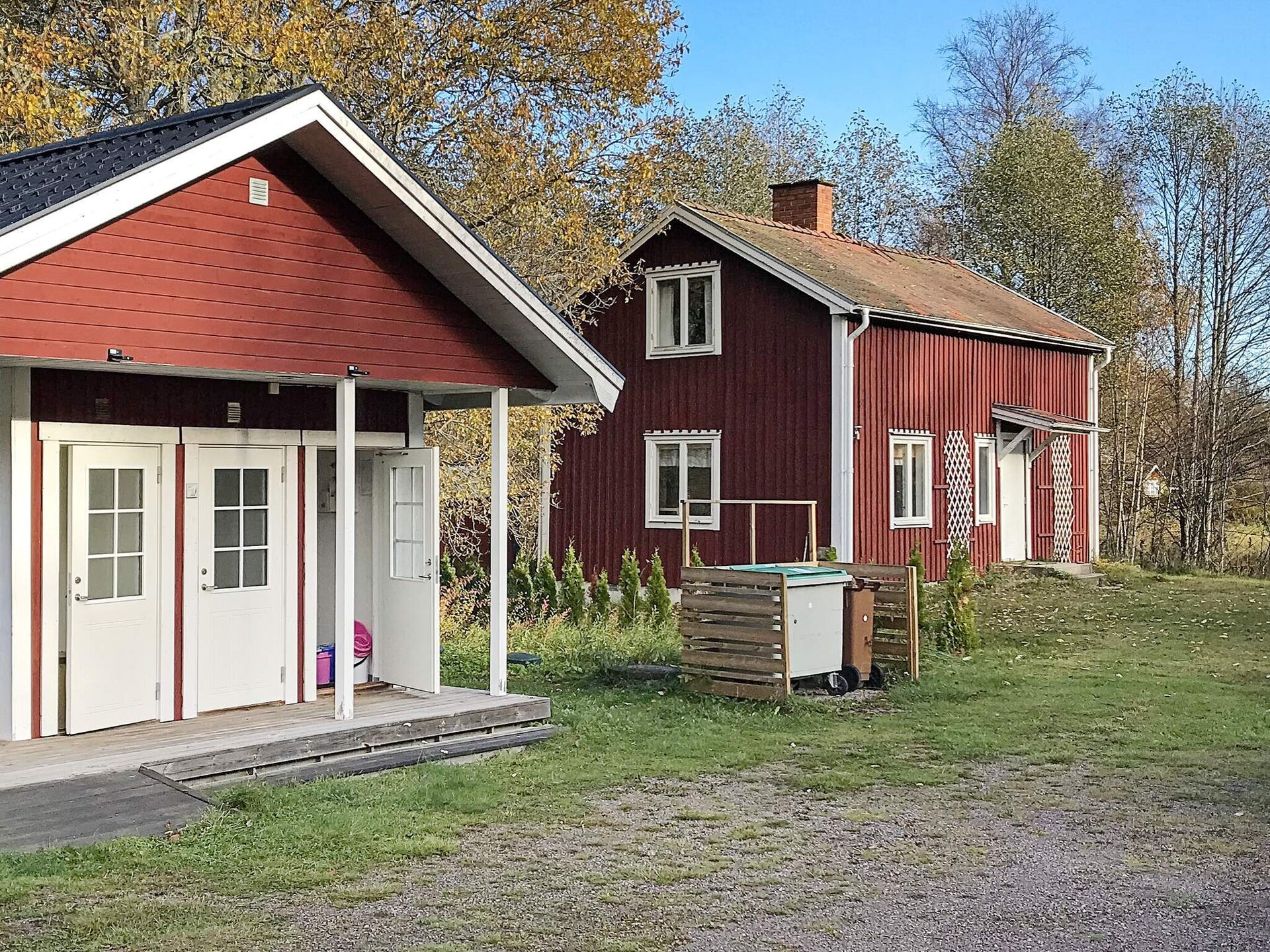 Authentiek Zweeds vakantiehuis aan een bosmeer bij Stavsjö - foto 1