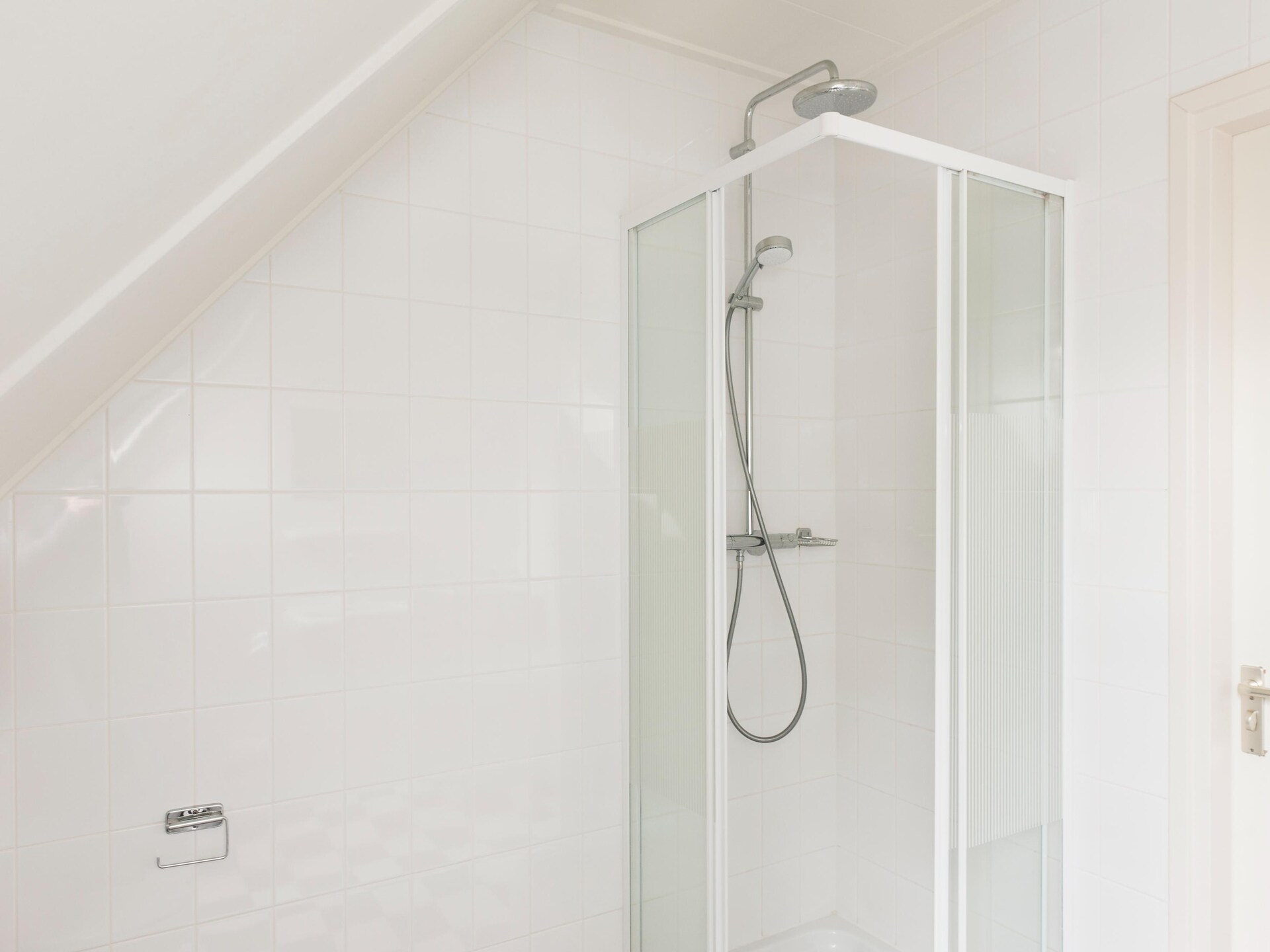 Luxe vrijstaand Lethehuis aan meer met sauna, buitenspa en privétoerboot - foto 12