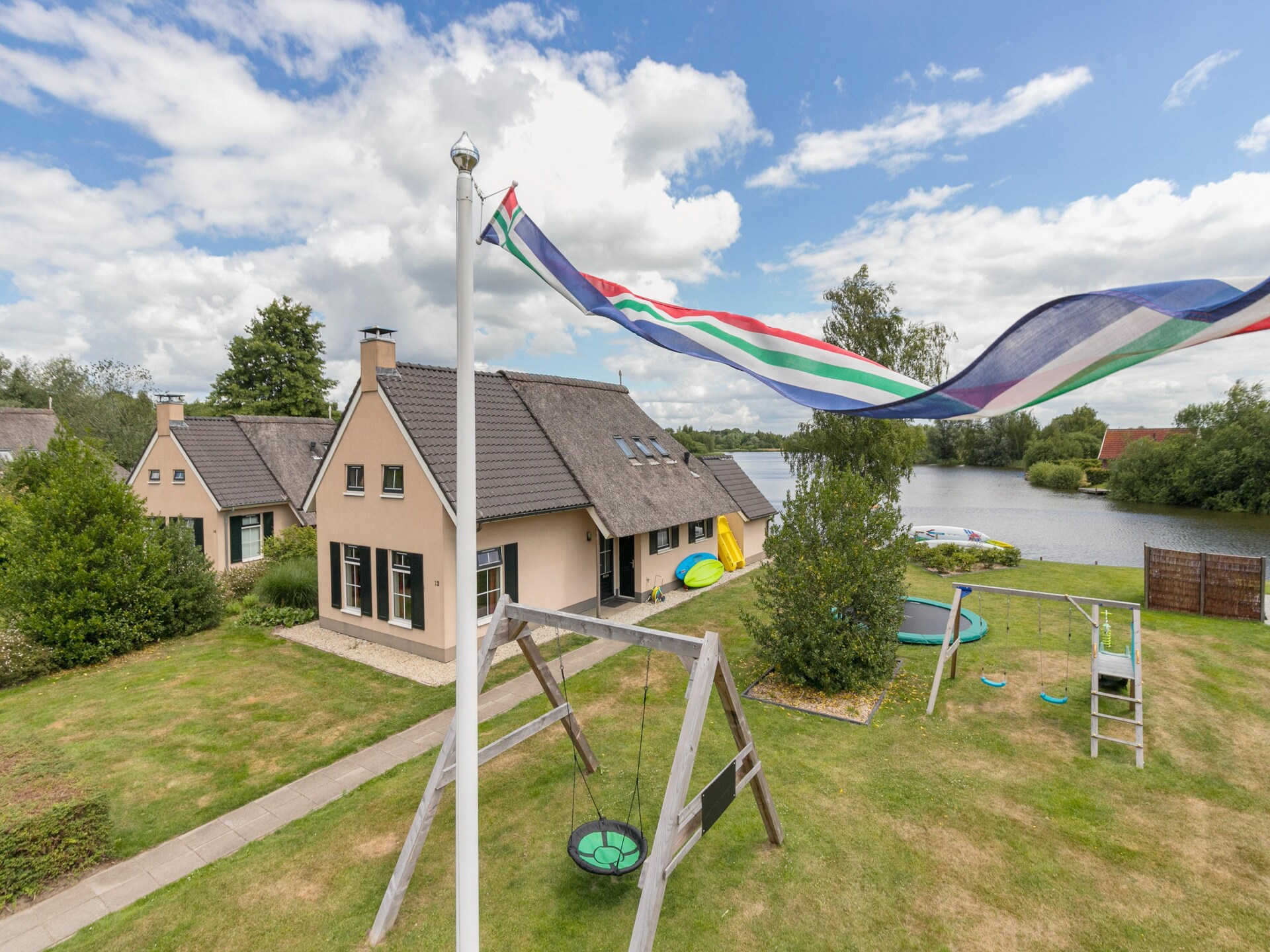 Luxe vrijstaand Lethehuis aan meer met sauna, buitenspa en privétoerboot - foto 4