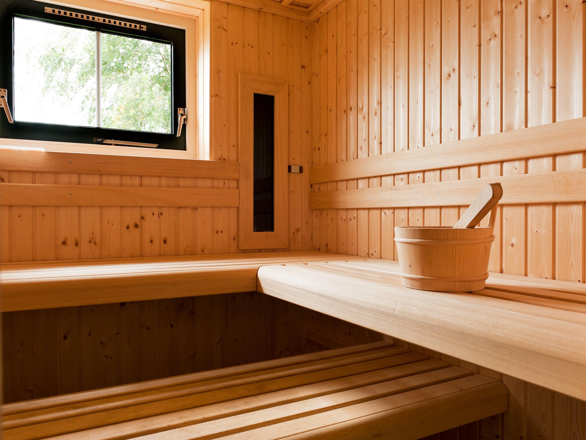Luxe vrijstaand Lethehuis aan meer met sauna, buitenspa en privétoerboot - foto 31