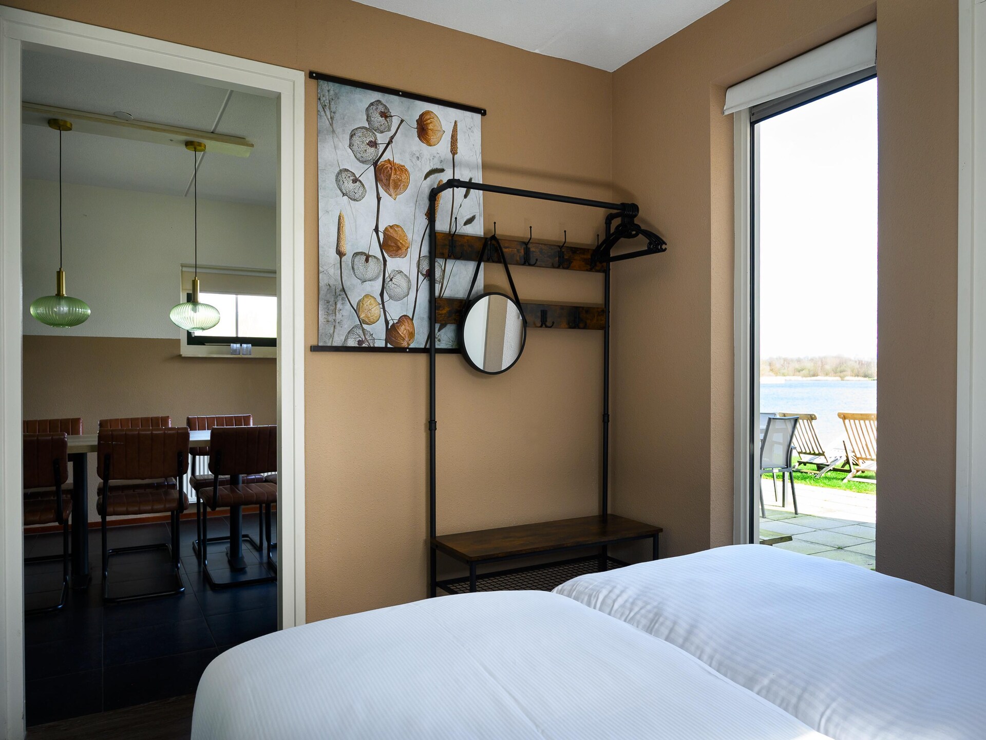 Luxe wellness vakantiehuis aan zwemmeer in Groningen voor 10 personen - foto 18