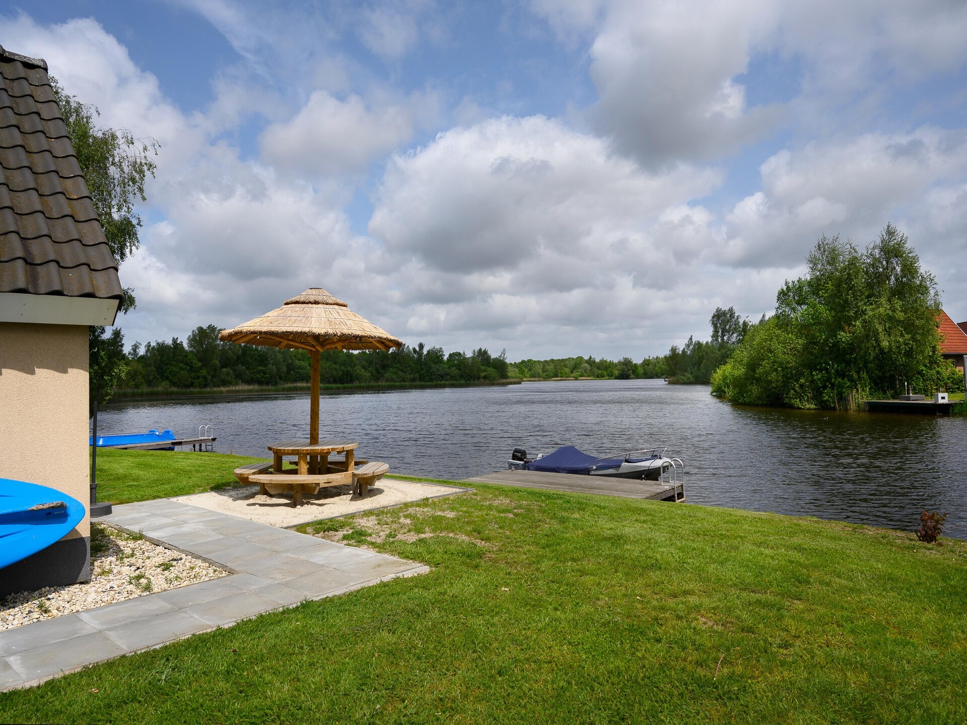 Luxe wellness vakantiehuis aan zwemmeer in Groningen voor 10 personen - foto 33