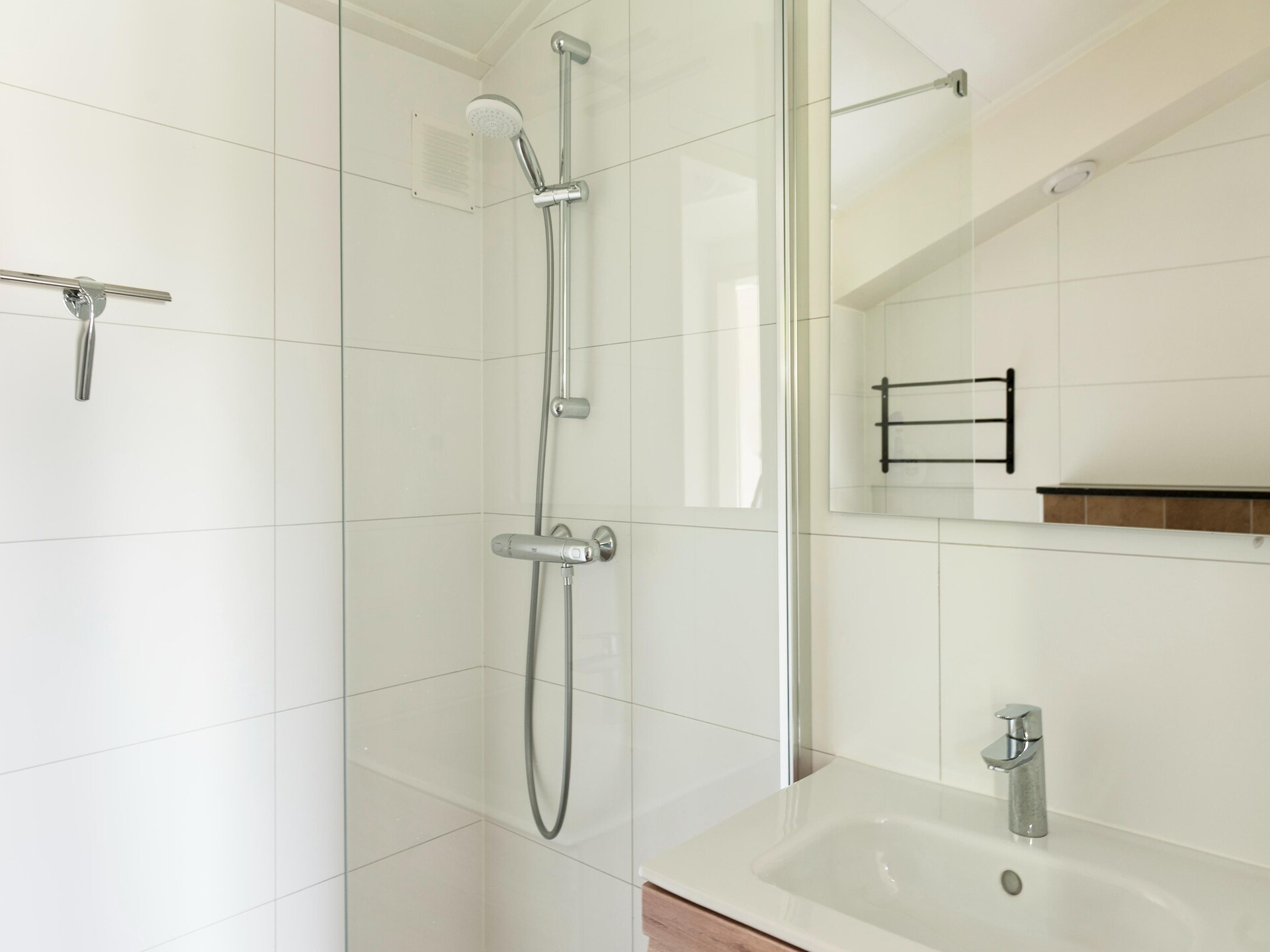 Metbroekhuis Wellness de luxe: sauna, buitenspa en privésteiger aan het meer - foto 21
