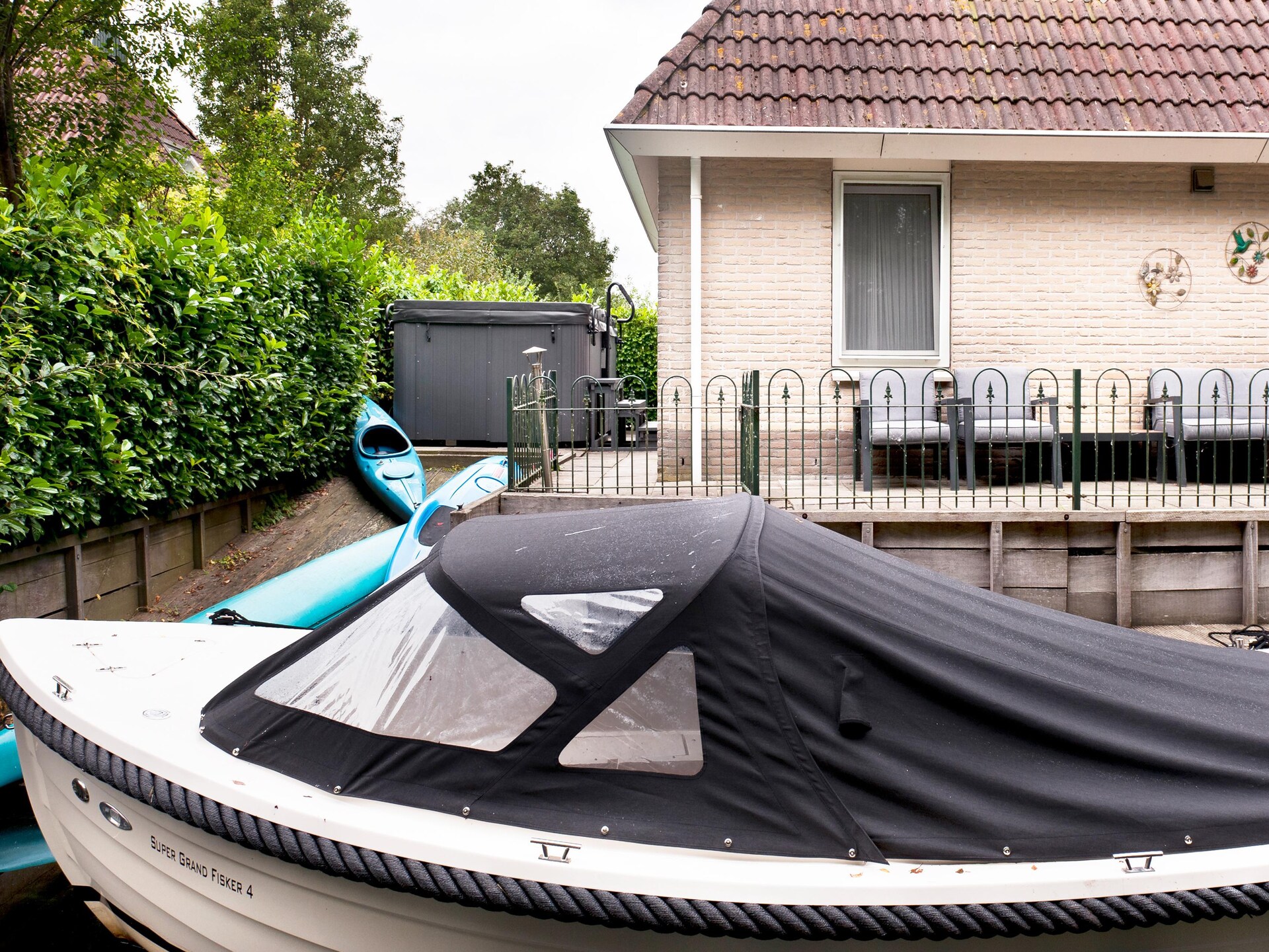 Grand Fisker Wellness: luxe vakantiehuis met buitenspa, sloep en privé watertoegang - foto 33
