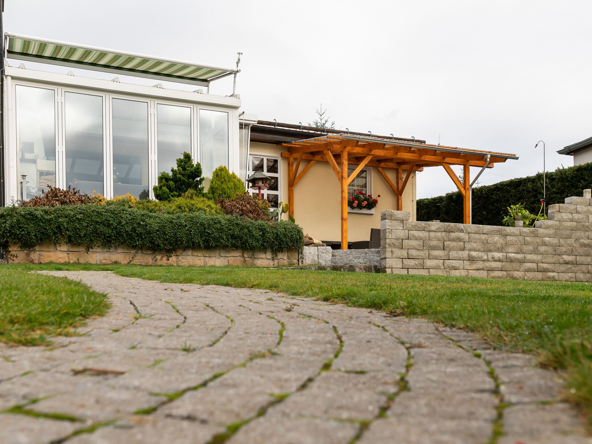Bosrijke vrijstaande bungalow met serre, open haard en omheinde tuin in Friedrichsbrunn - foto 23