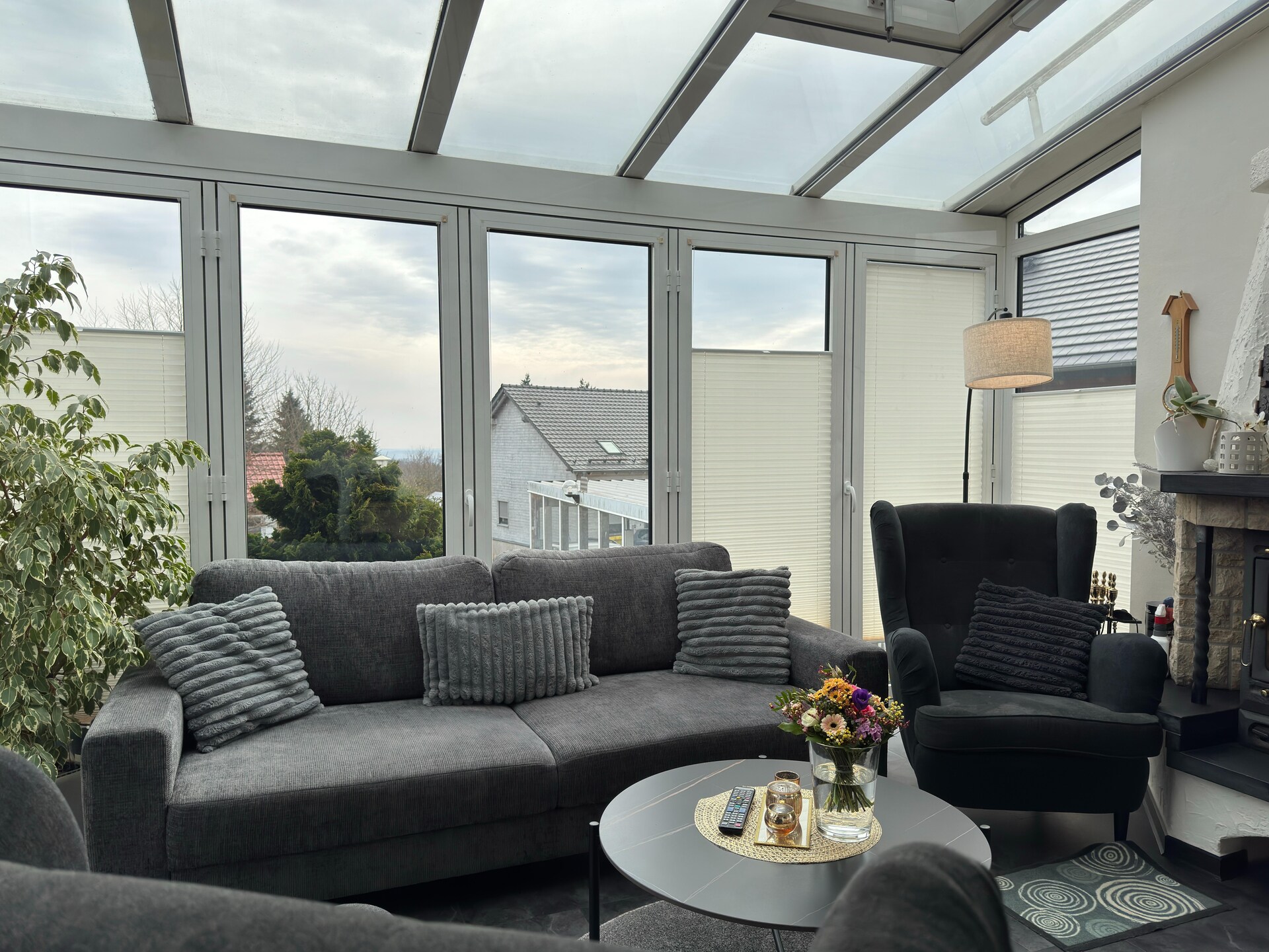 Bosrijke vrijstaande bungalow met serre, open haard en omheinde tuin in Friedrichsbrunn - foto 2