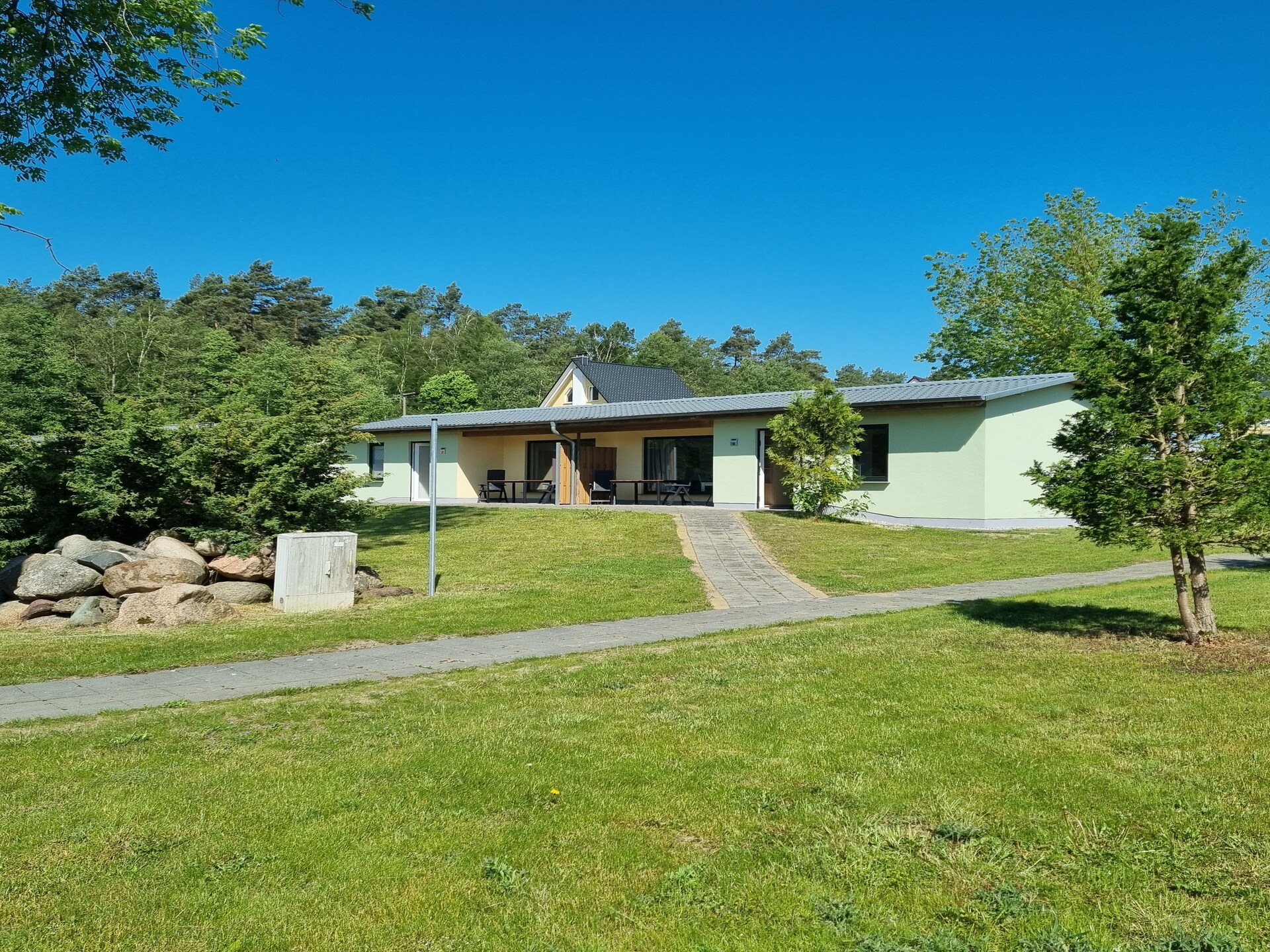 4-persoons bungalow direct aan het meer in Klein Labenz · 50 m² - foto 1