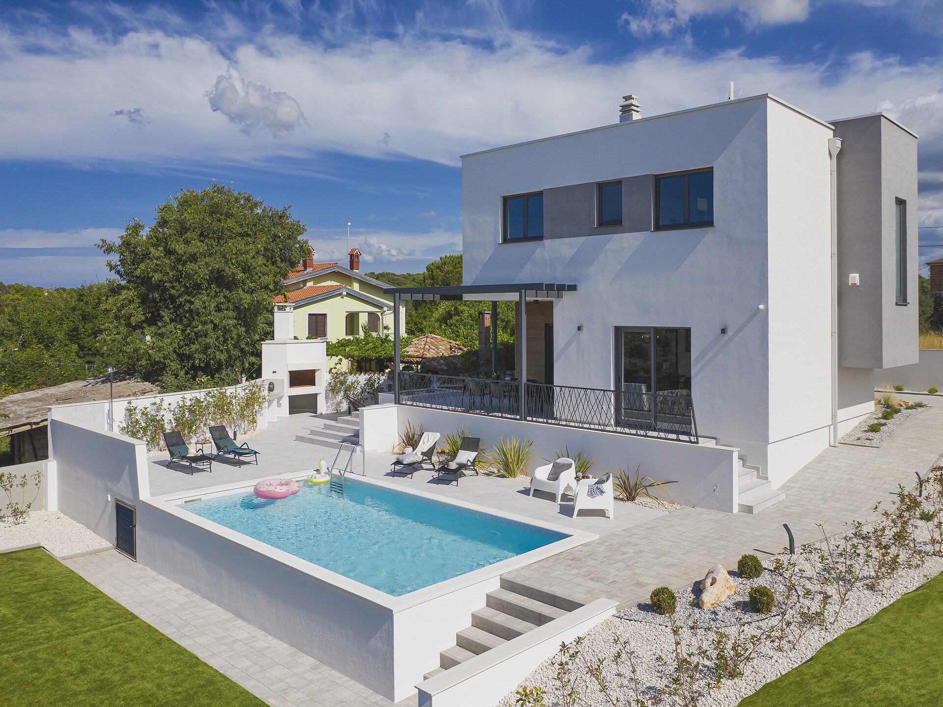 Villa Joy: Vrijstaande stadselegance met 3 badkamers, vlak bij strand Pula - foto 1
