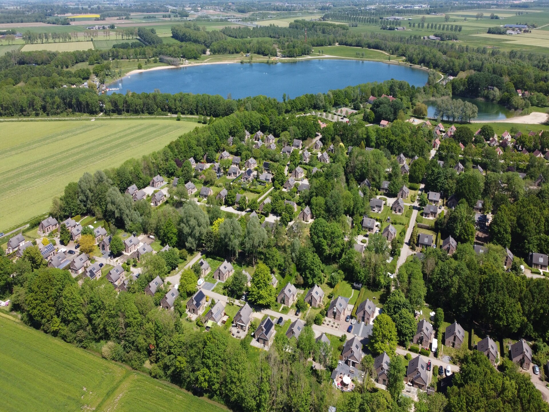 Vrijstaand vakantiehuis op 't Broeckhuys, aan recreatiemeer in Ewijk - foto 12